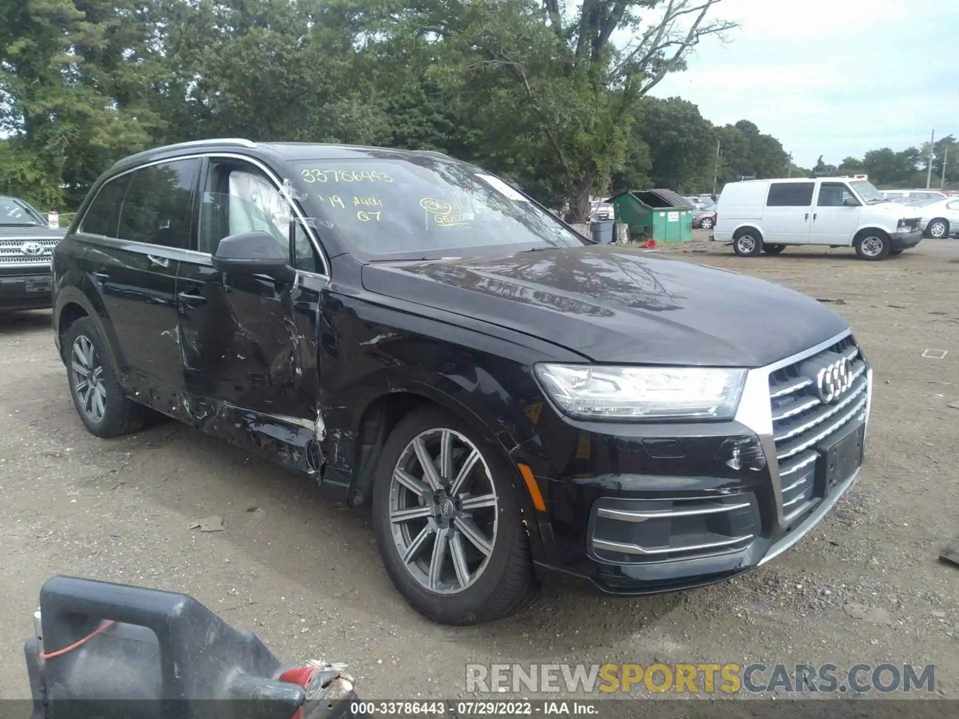 1 Фотография поврежденного автомобиля WA1LHAF77KD047810 AUDI Q7 2019