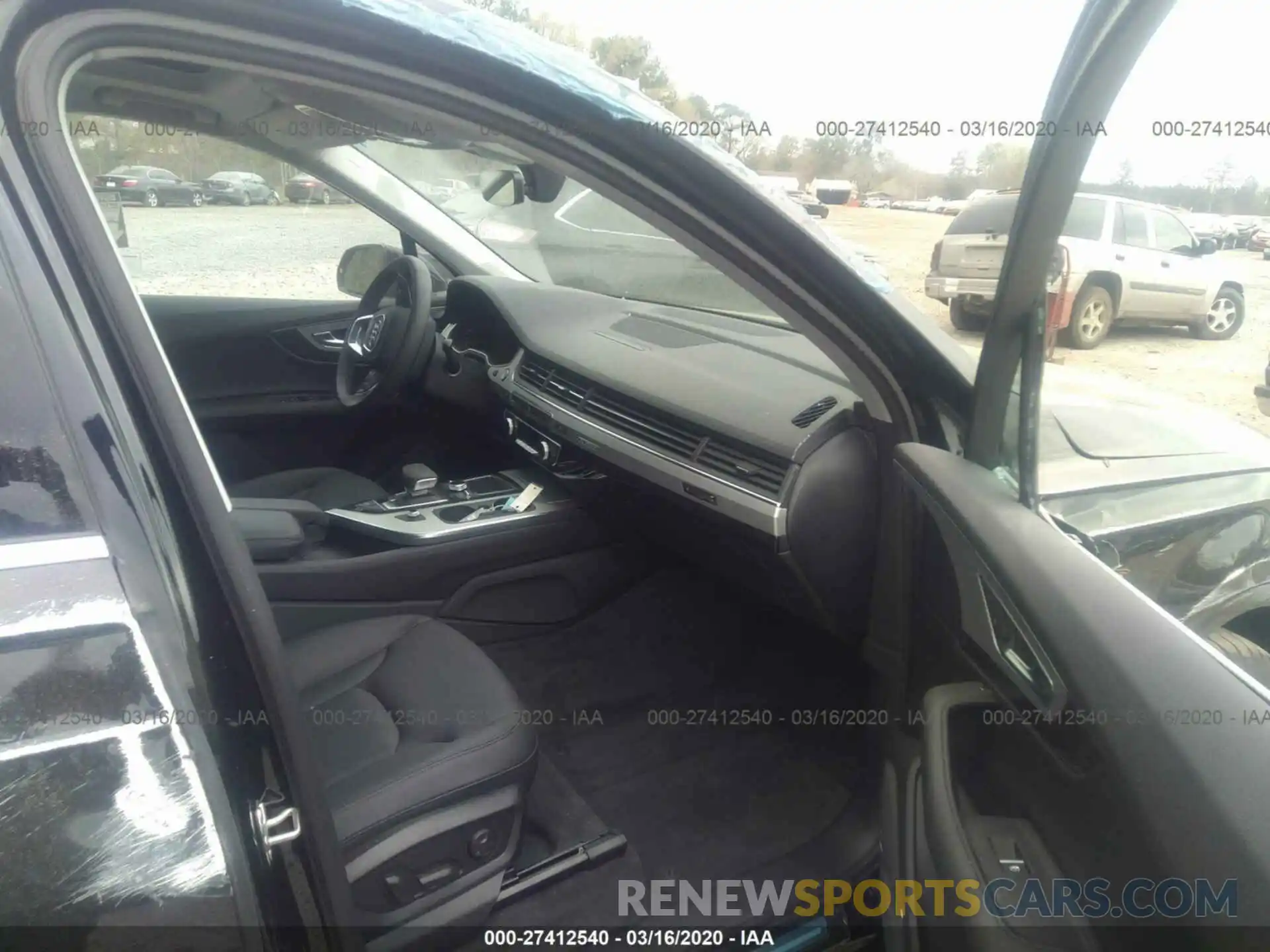 5 Photograph of a damaged car WA1LHAF78KD026349 AUDI Q7 2019