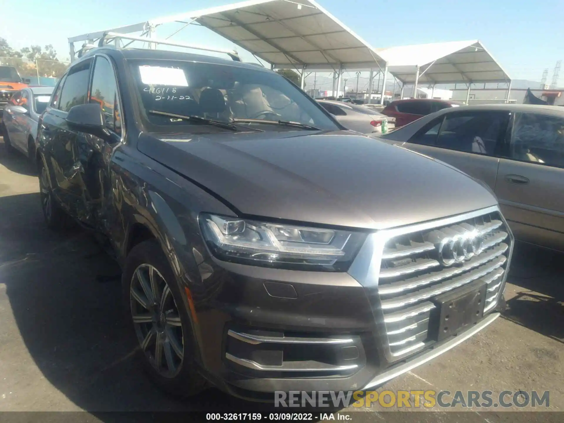 1 Photograph of a damaged car WA1LHAF78KD031051 AUDI Q7 2019