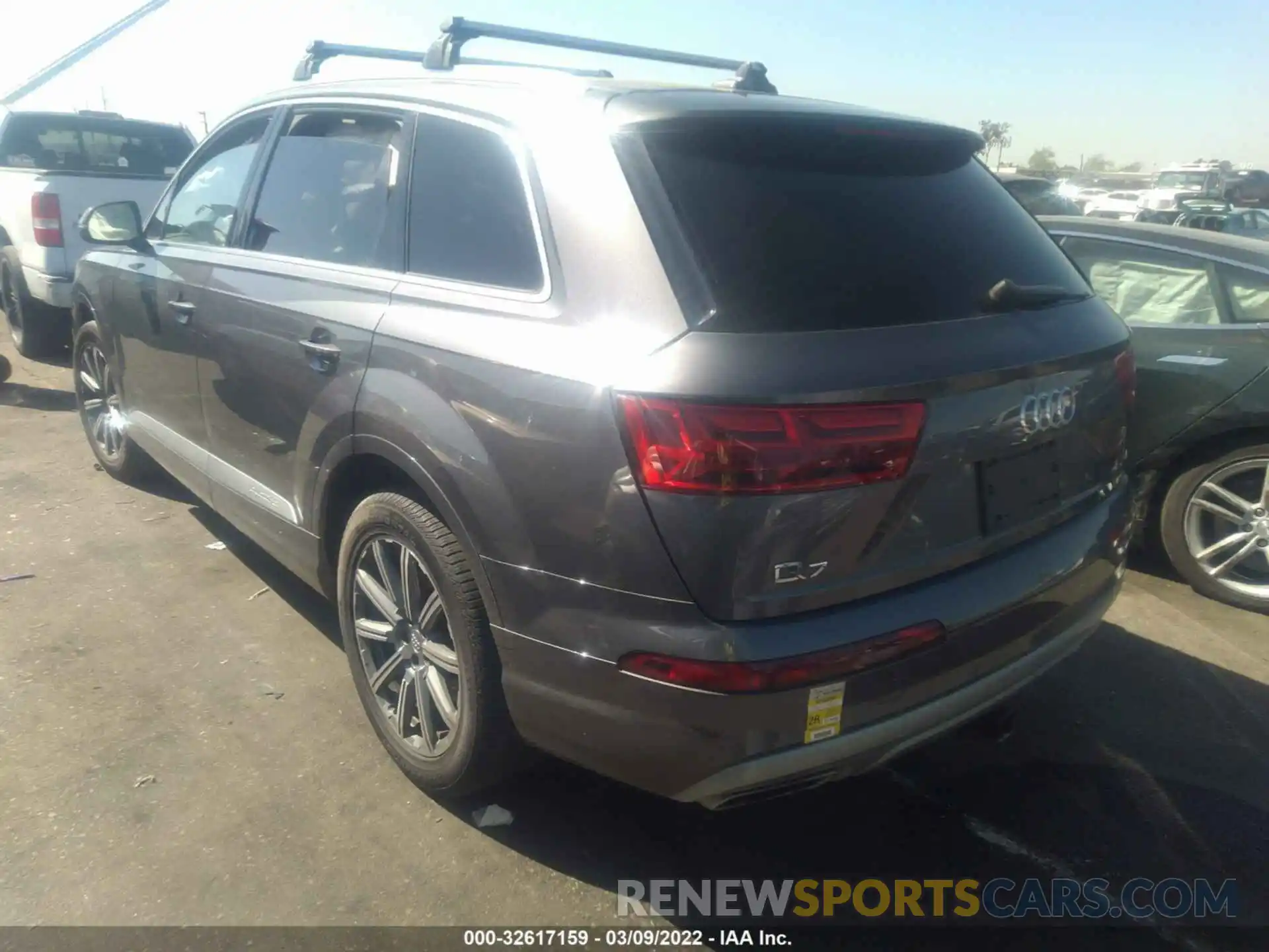 3 Фотография поврежденного автомобиля WA1LHAF78KD031051 AUDI Q7 2019