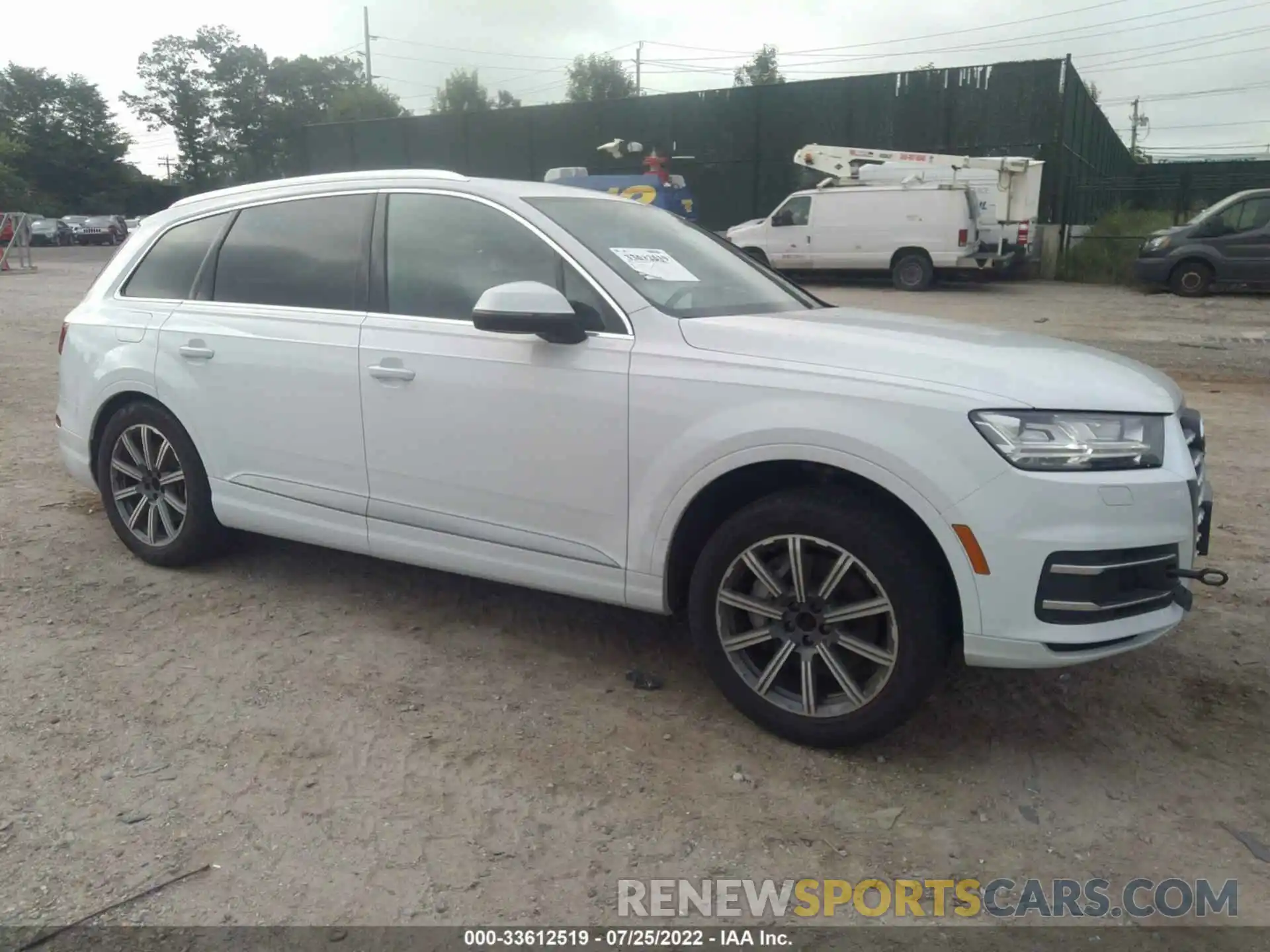 1 Photograph of a damaged car WA1LHAF78KD038730 AUDI Q7 2019