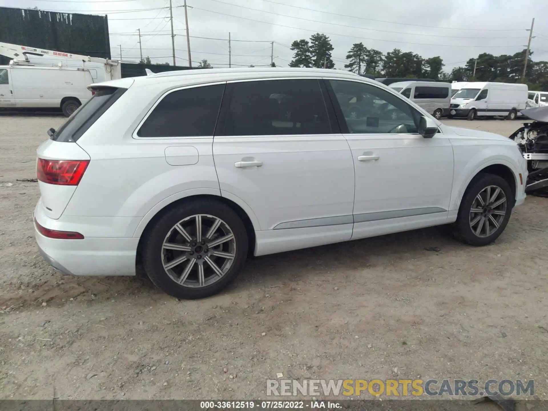 4 Photograph of a damaged car WA1LHAF78KD038730 AUDI Q7 2019