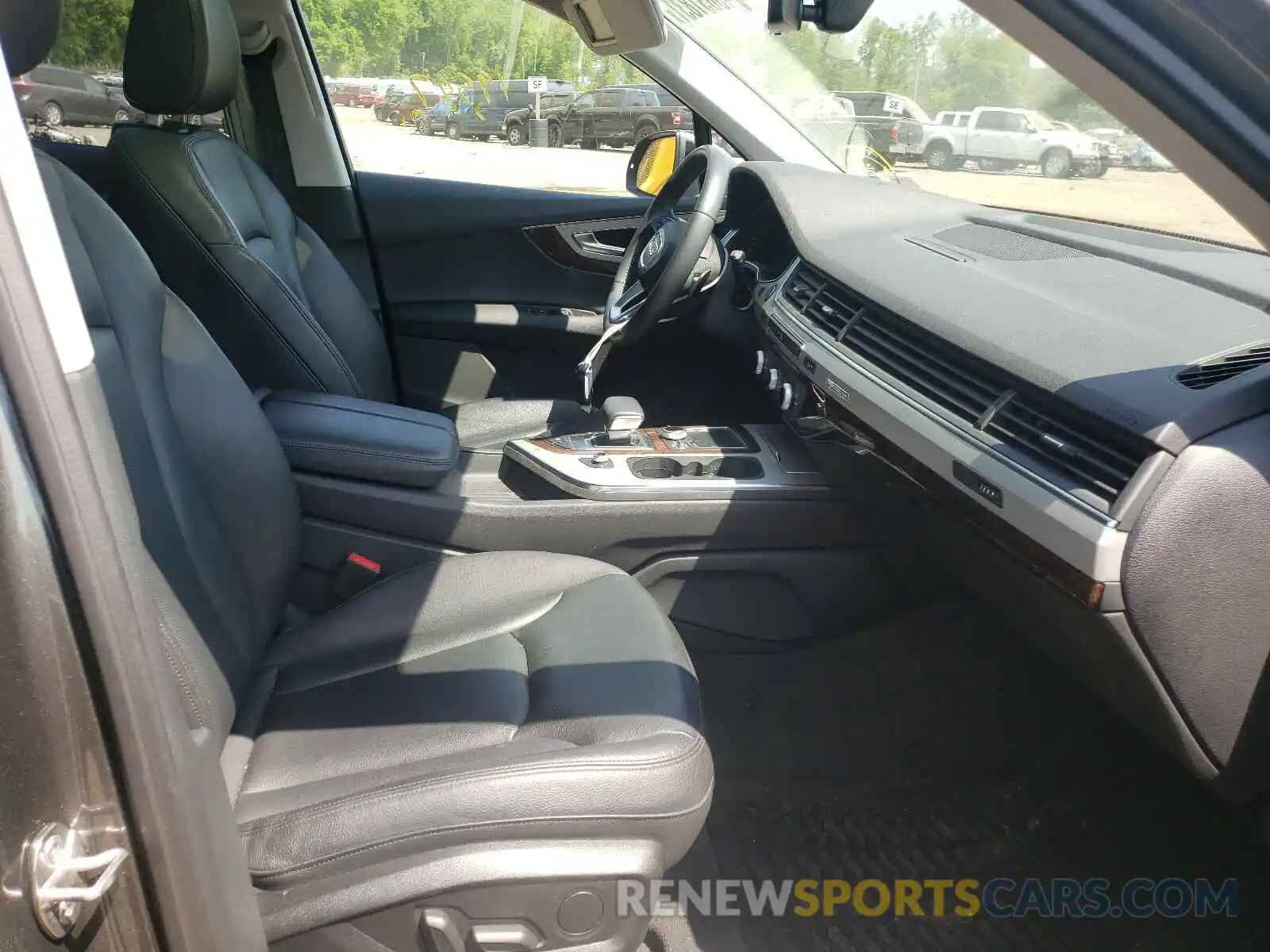 5 Photograph of a damaged car WA1LHAF79KD026702 AUDI Q7 2019