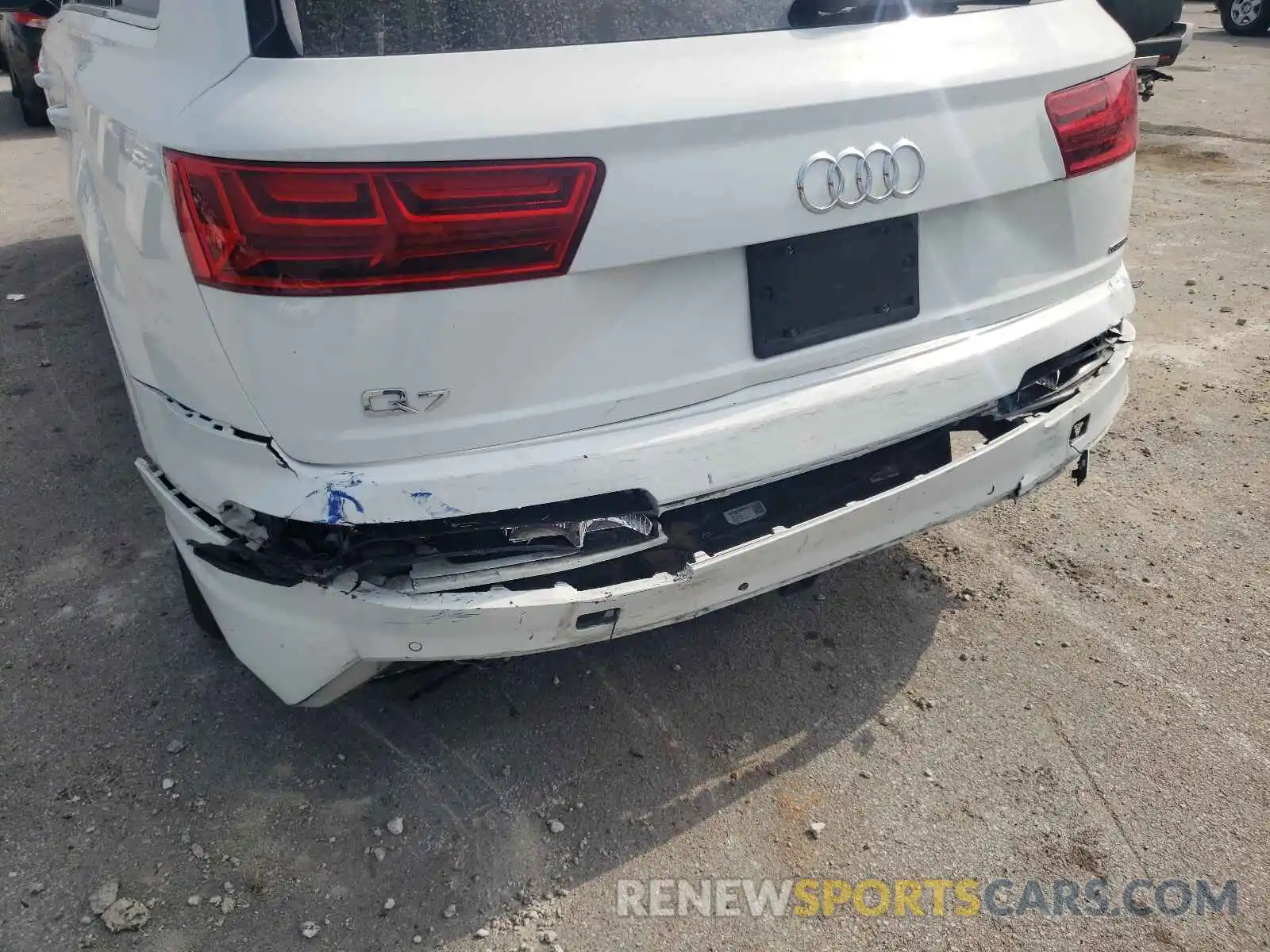 9 Photograph of a damaged car WA1LHAF79KD037179 AUDI Q7 2019