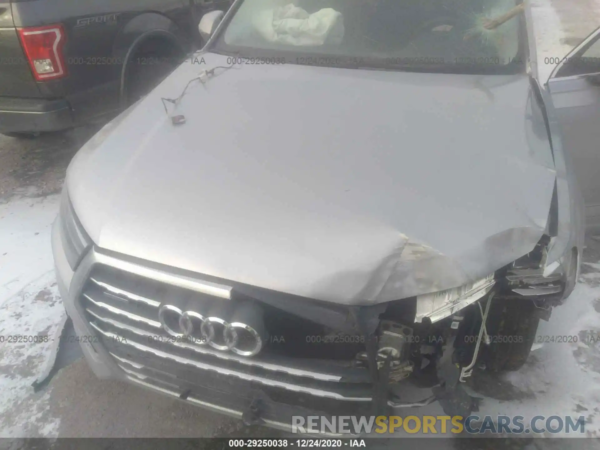 10 Photograph of a damaged car WA1LHAF79KD043919 AUDI Q7 2019