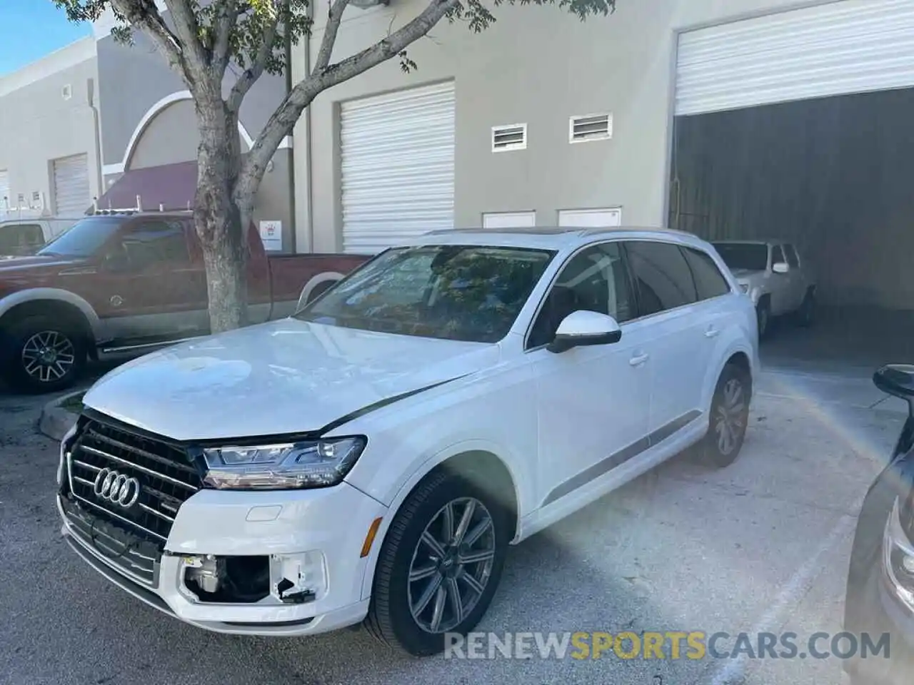 2 Photograph of a damaged car WA1LHAF79KD046173 AUDI Q7 2019