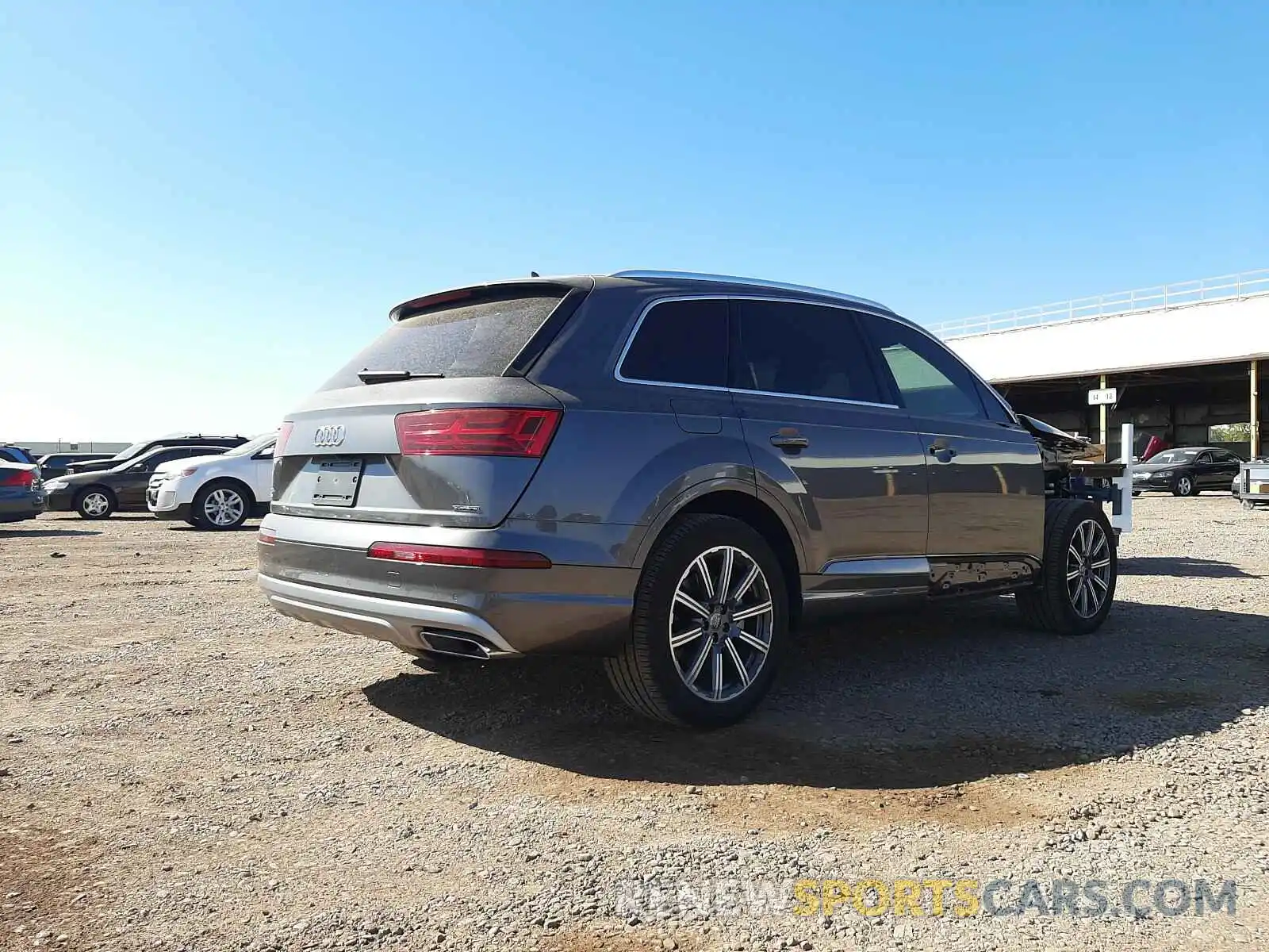 4 Фотография поврежденного автомобиля WA1LHAF79KD046643 AUDI Q7 2019