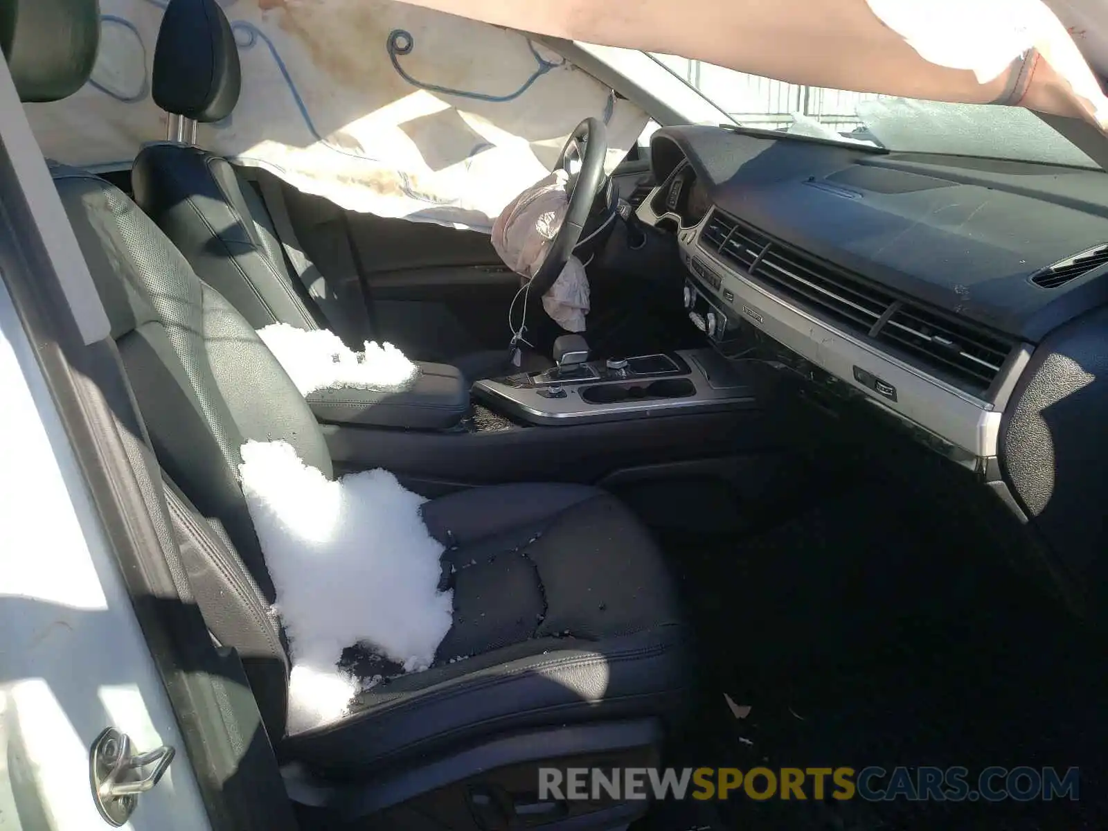 5 Photograph of a damaged car WA1LHAF7XKD025851 AUDI Q7 2019