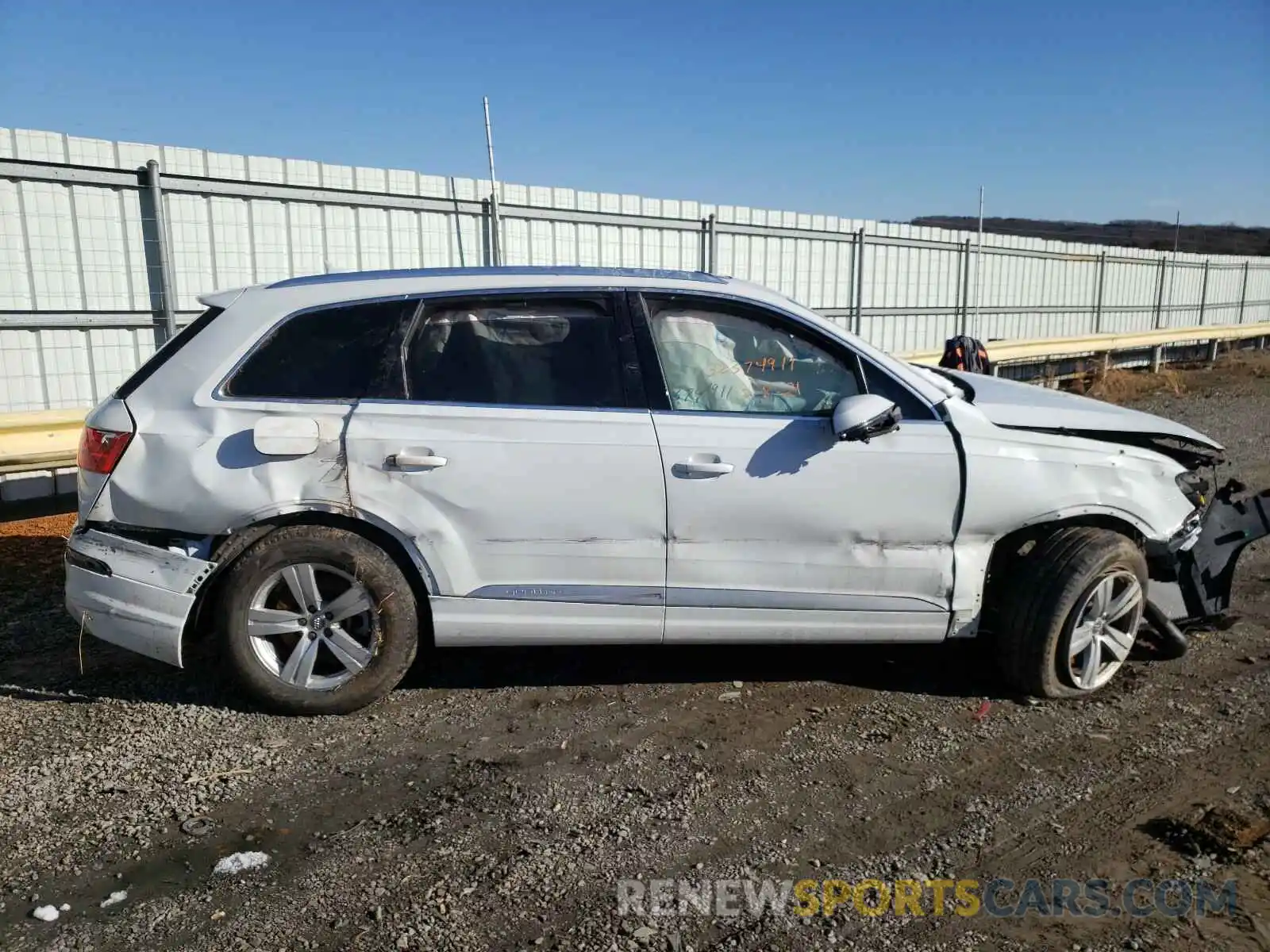 9 Photograph of a damaged car WA1LHAF7XKD025851 AUDI Q7 2019