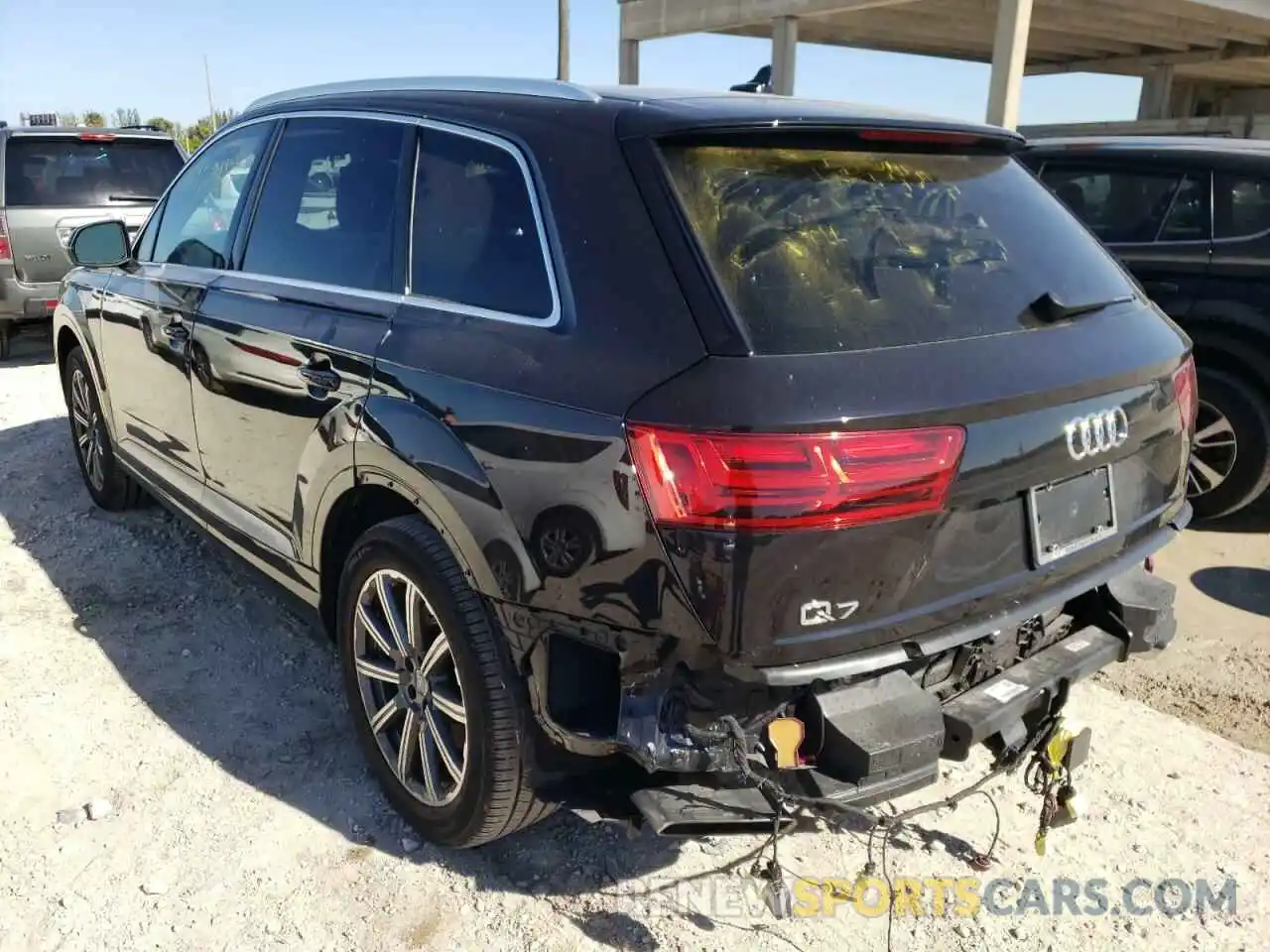 3 Фотография поврежденного автомобиля WA1LHAF7XKD032699 AUDI Q7 2019