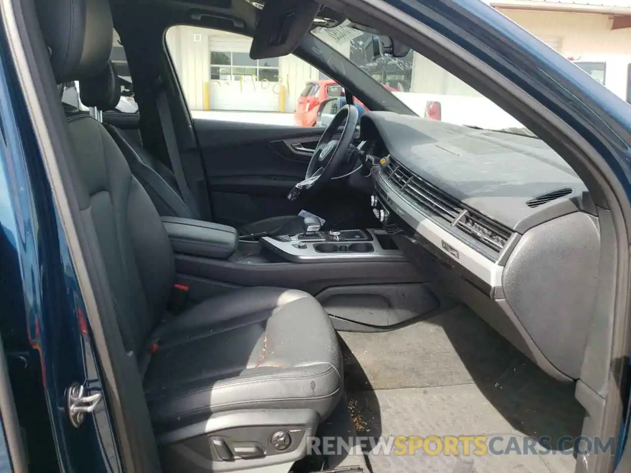 5 Photograph of a damaged car WA1LHAF7XKD038812 AUDI Q7 2019