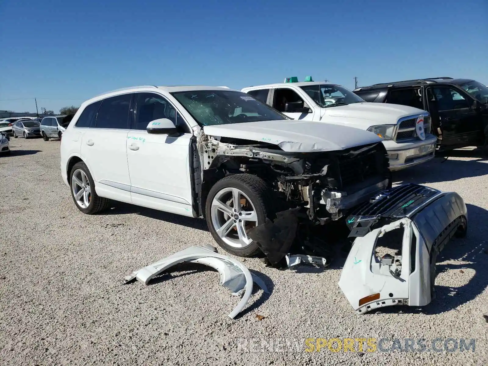 1 Photograph of a damaged car WA1VAAF70KD004049 AUDI Q7 2019