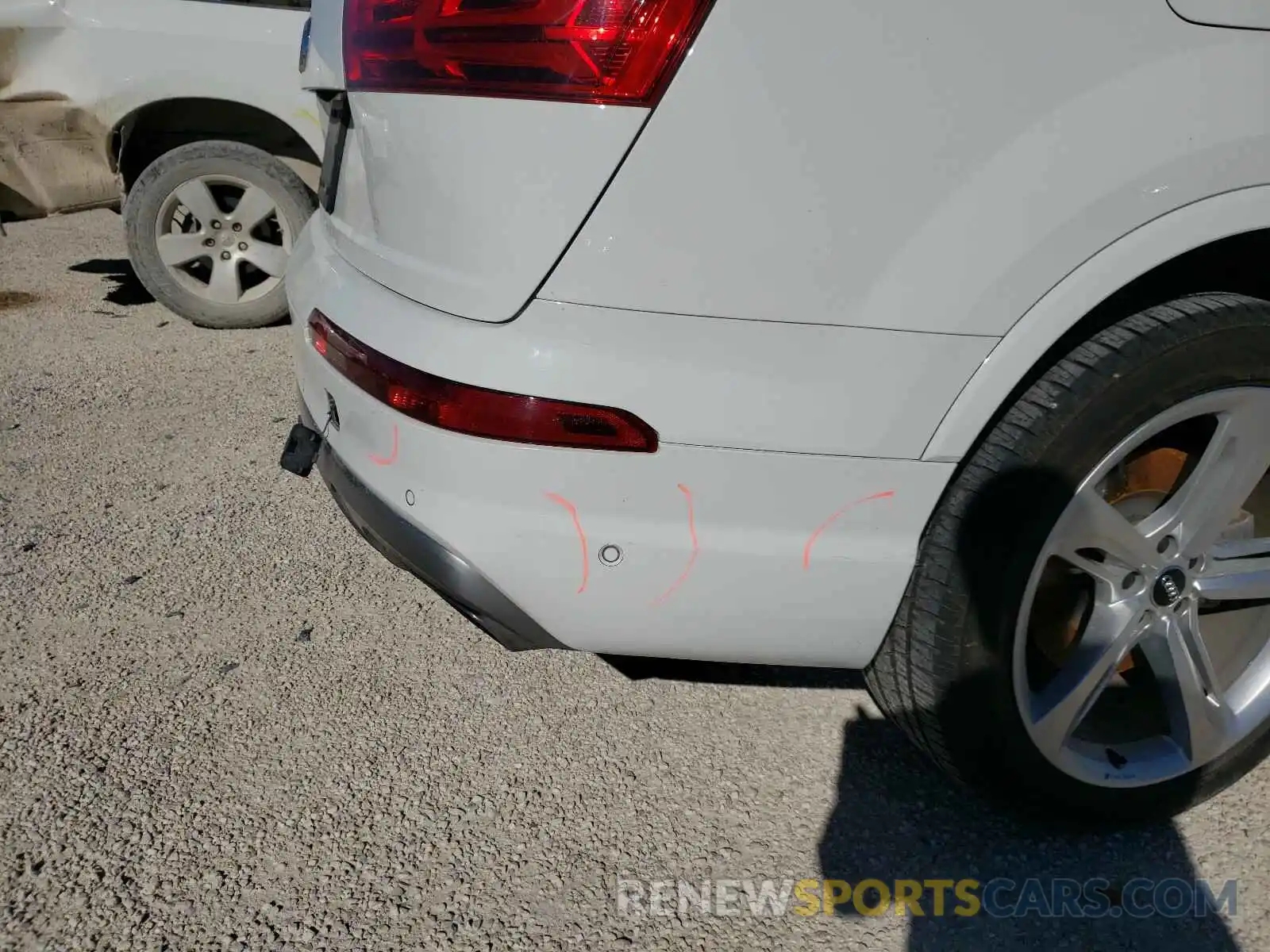 9 Photograph of a damaged car WA1VAAF70KD004049 AUDI Q7 2019