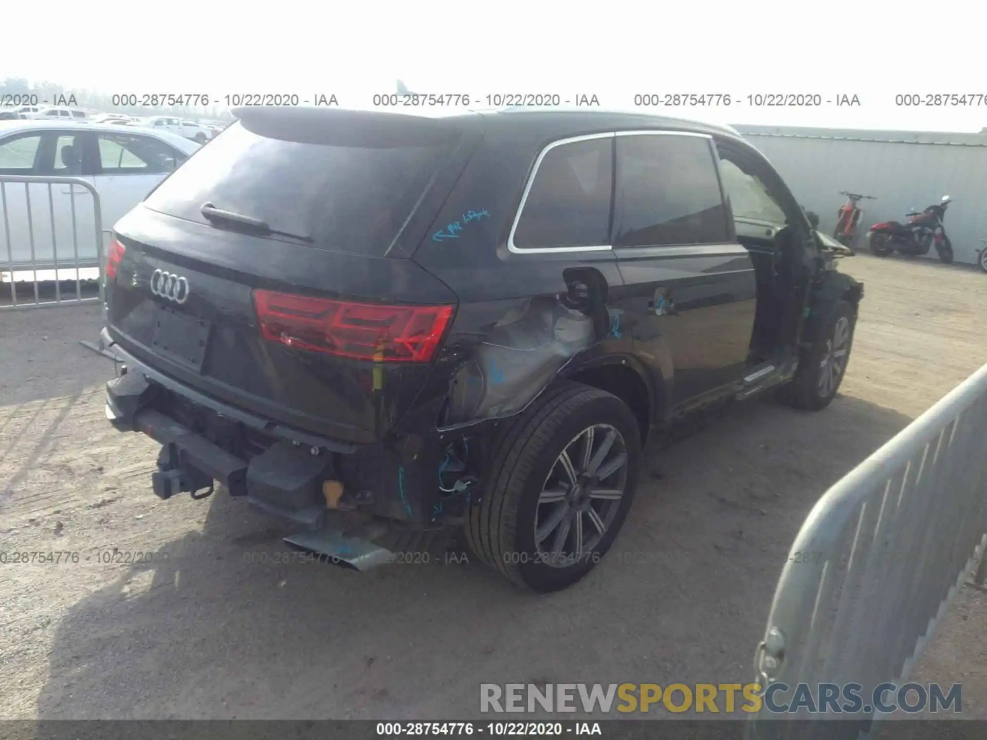 4 Photograph of a damaged car WA1VAAF70KD004925 AUDI Q7 2019