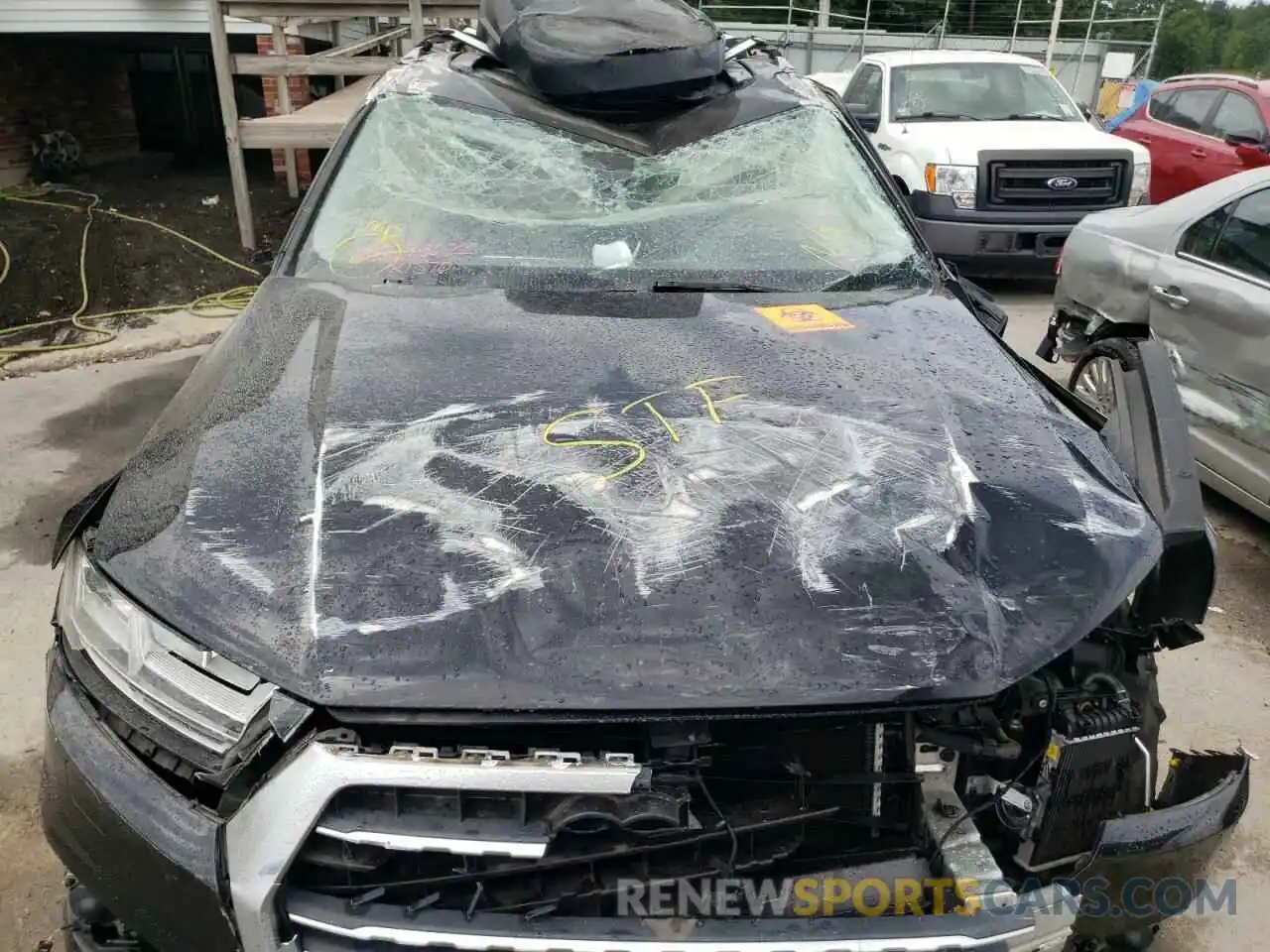 7 Photograph of a damaged car WA1VAAF70KD005847 AUDI Q7 2019