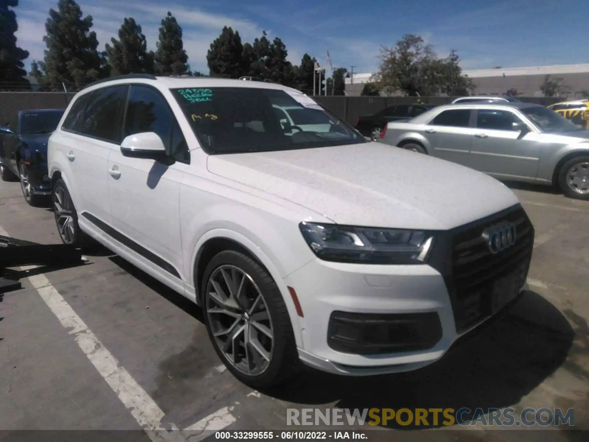 1 Photograph of a damaged car WA1VAAF70KD010823 AUDI Q7 2019