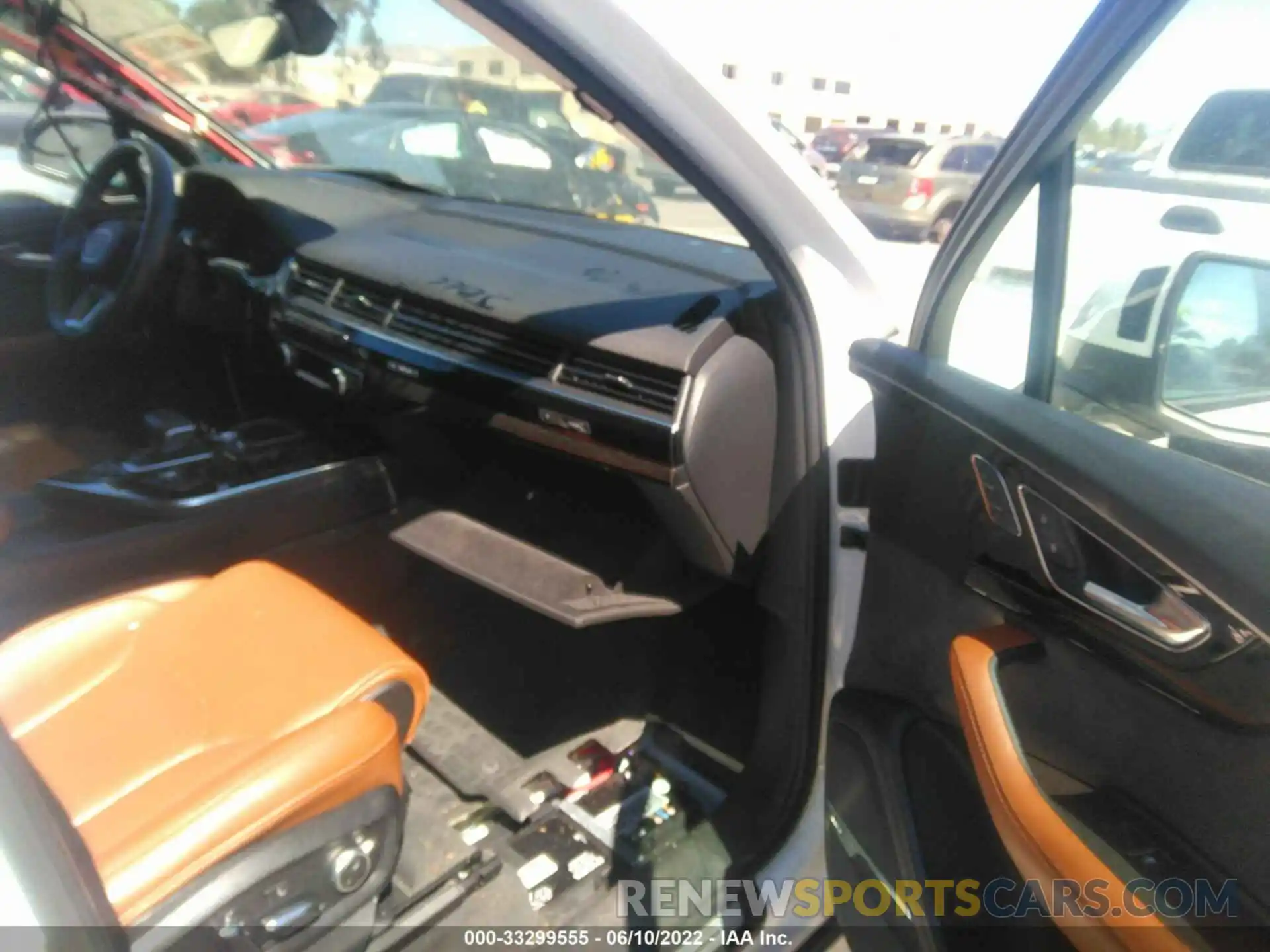 5 Photograph of a damaged car WA1VAAF70KD010823 AUDI Q7 2019