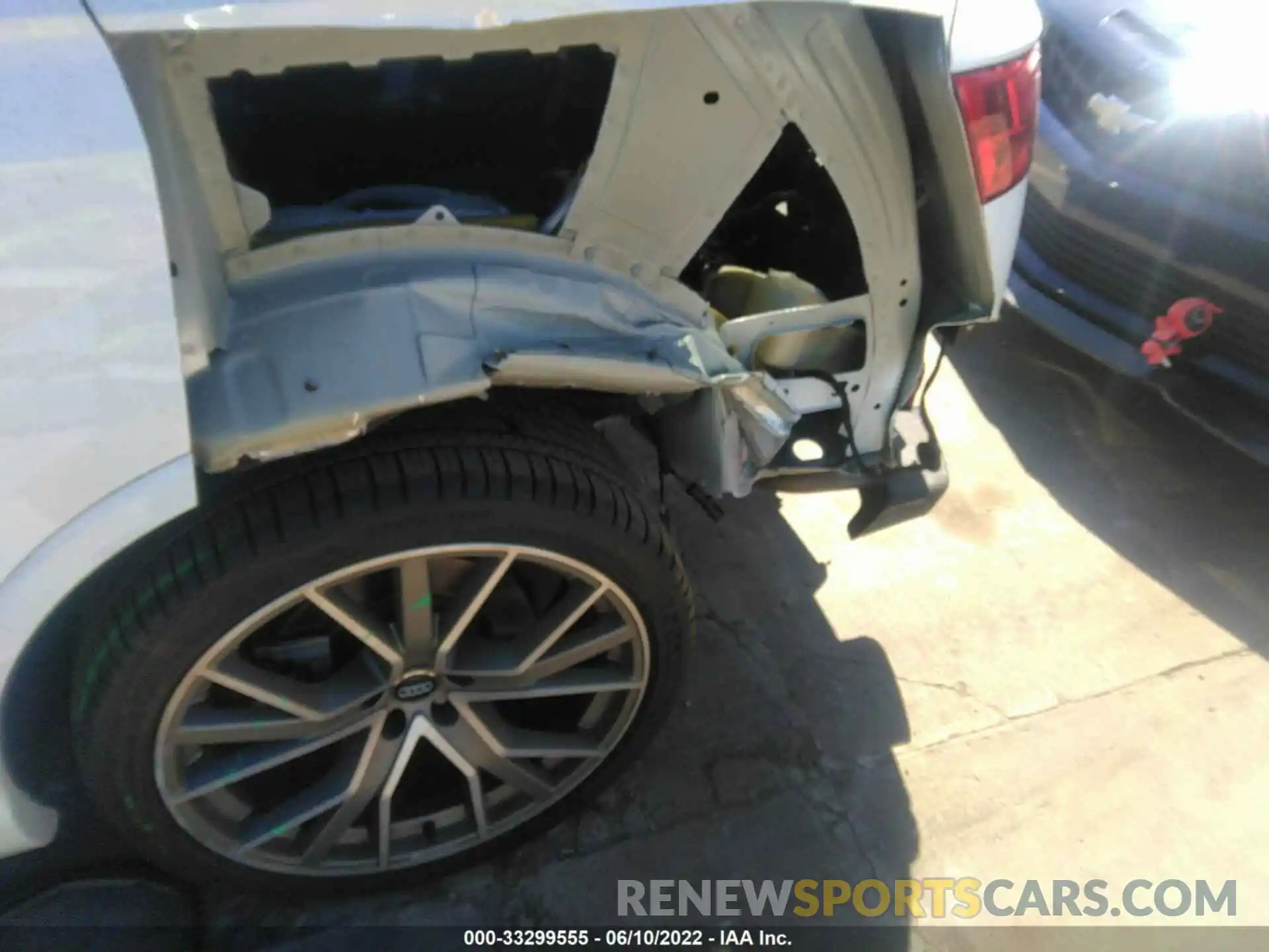 6 Photograph of a damaged car WA1VAAF70KD010823 AUDI Q7 2019