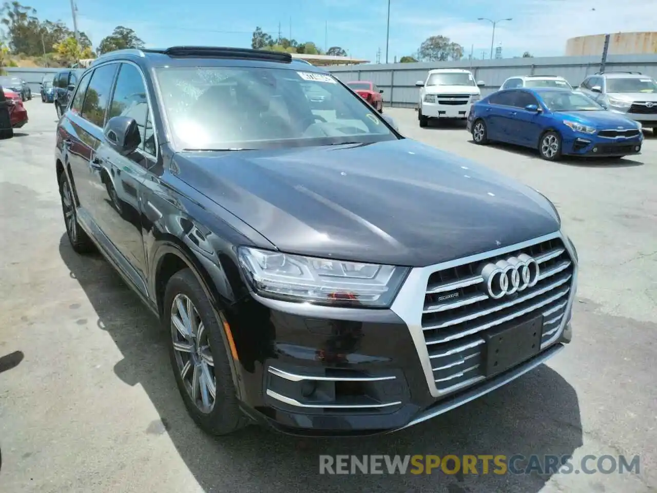 1 Photograph of a damaged car WA1VAAF70KD034782 AUDI Q7 2019