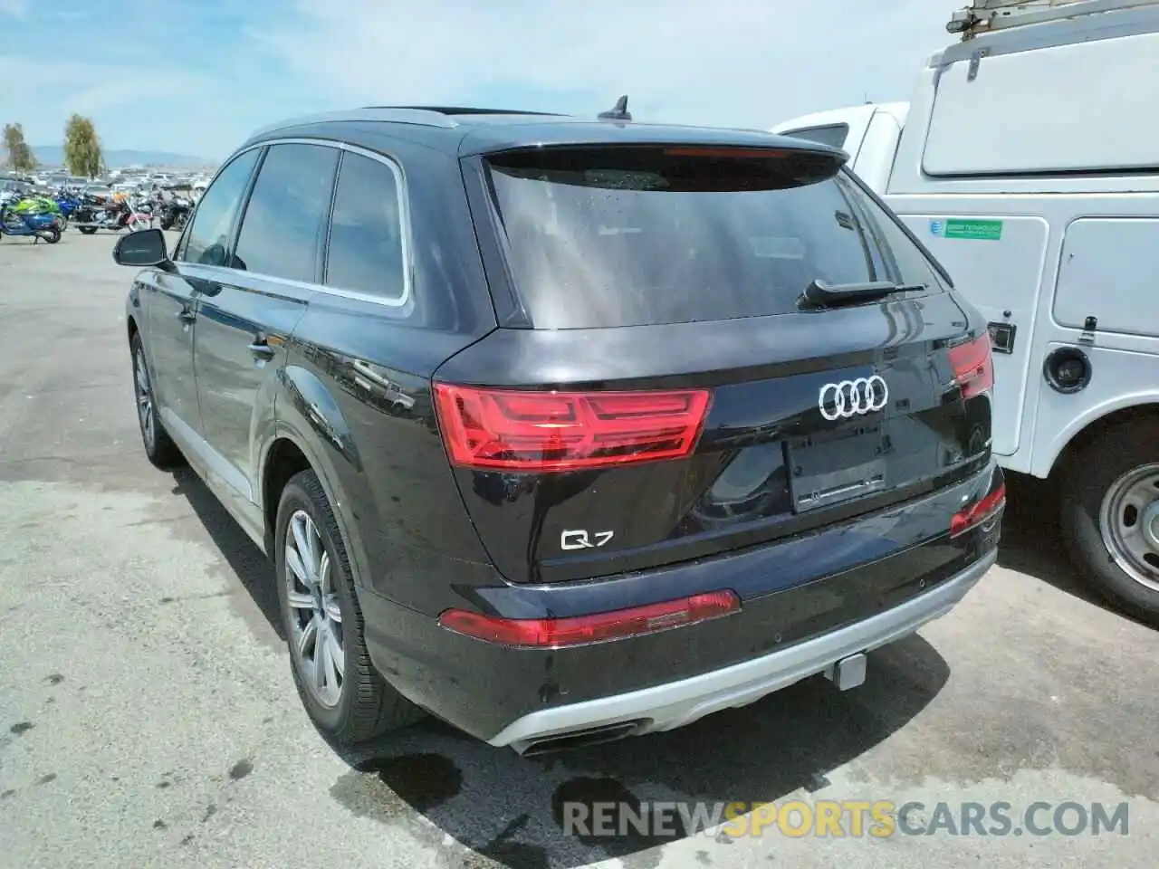 3 Фотография поврежденного автомобиля WA1VAAF70KD034782 AUDI Q7 2019