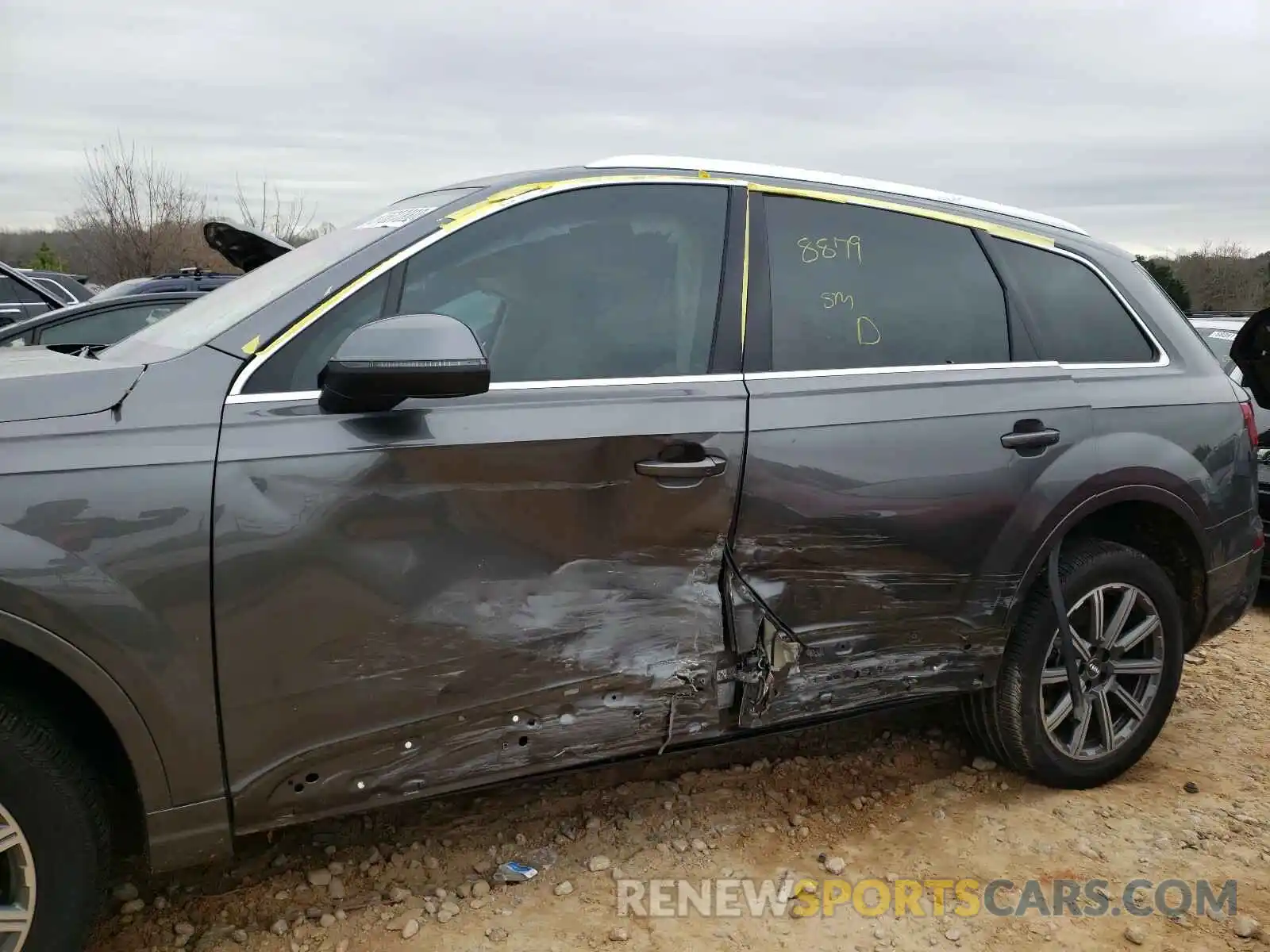 9 Photograph of a damaged car WA1VAAF71KD001693 AUDI Q7 2019