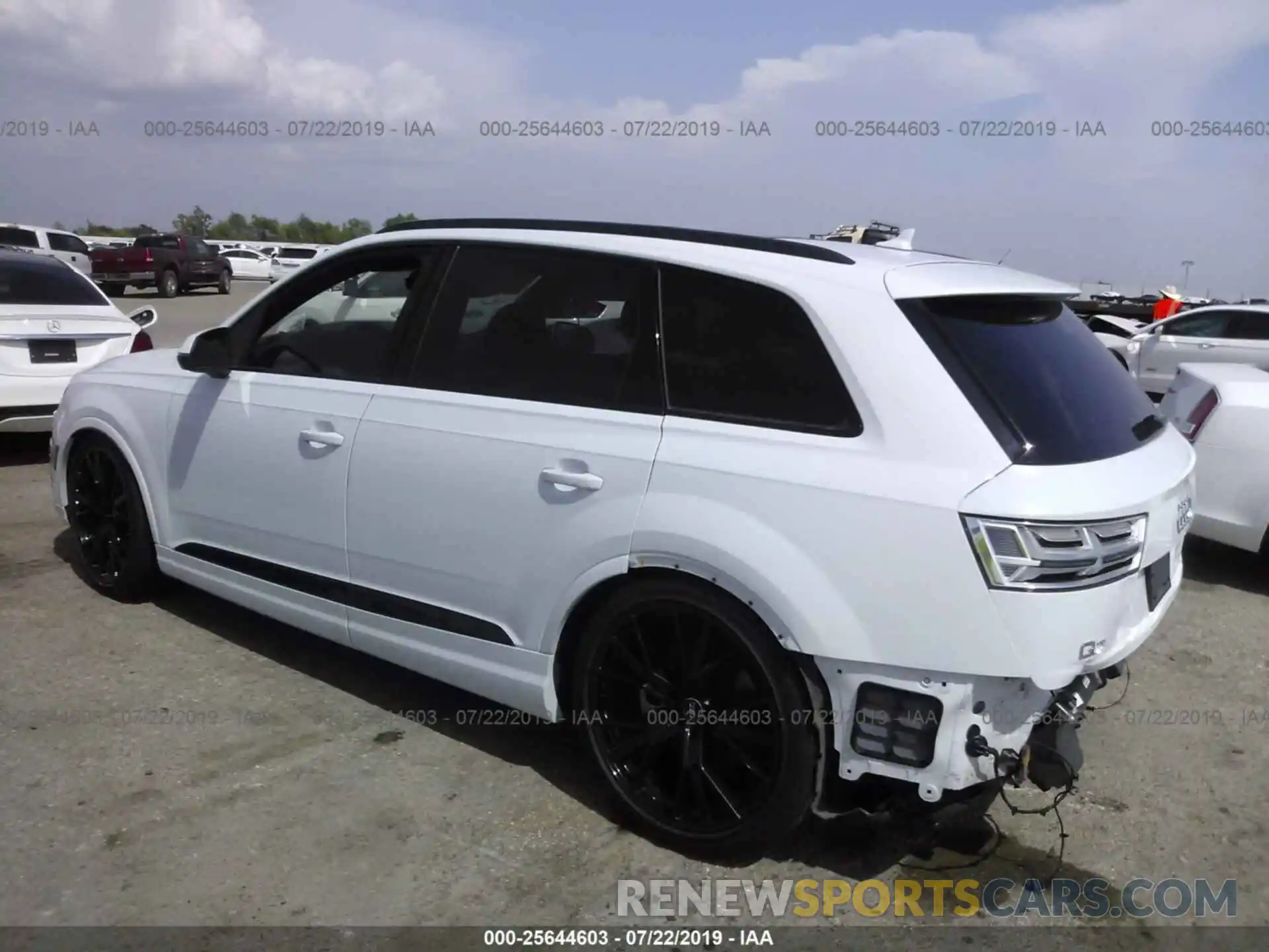 3 Фотография поврежденного автомобиля WA1VAAF71KD003508 AUDI Q7 2019