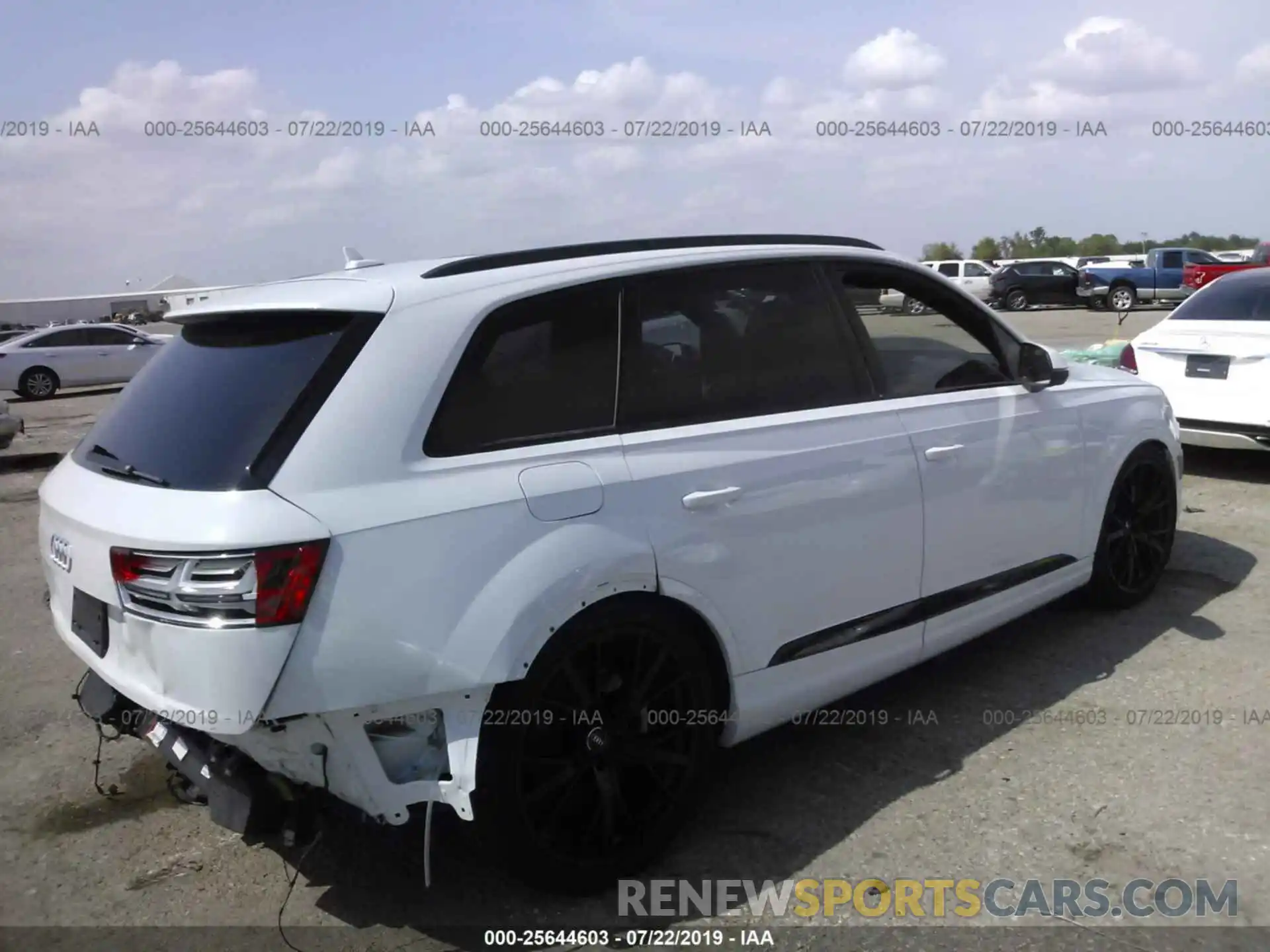 4 Фотография поврежденного автомобиля WA1VAAF71KD003508 AUDI Q7 2019