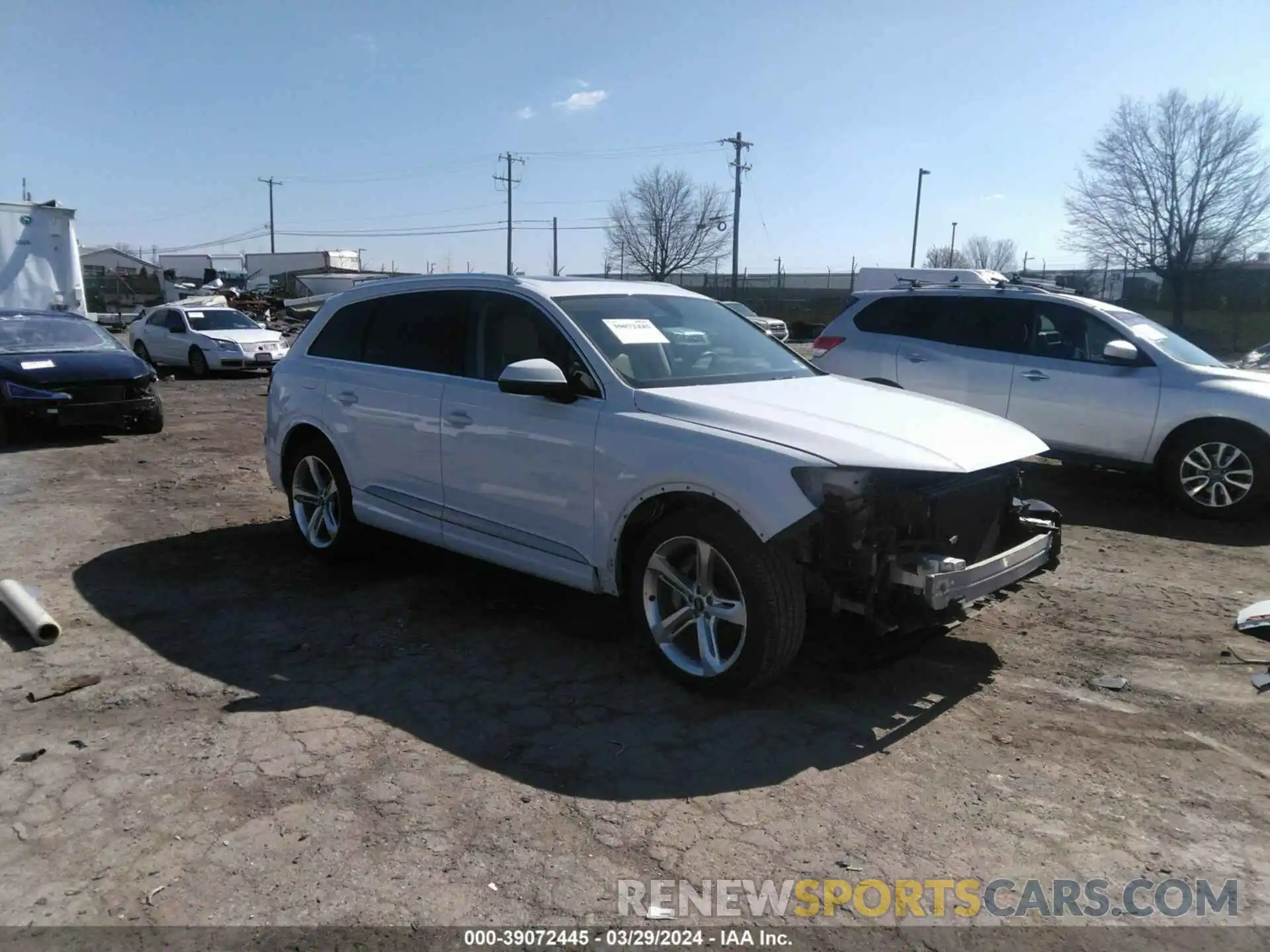 1 Photograph of a damaged car WA1VAAF71KD008305 AUDI Q7 2019