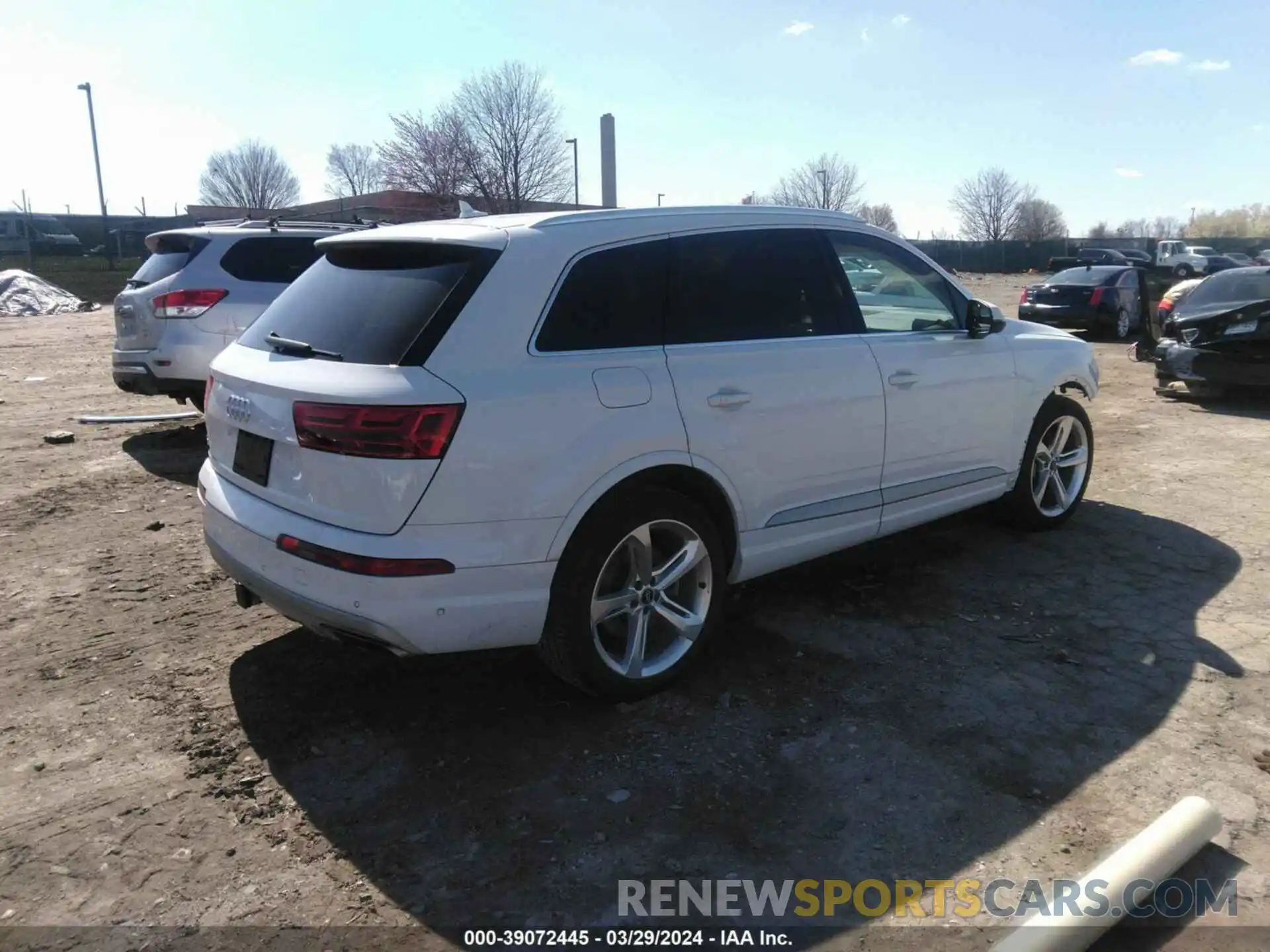 4 Photograph of a damaged car WA1VAAF71KD008305 AUDI Q7 2019