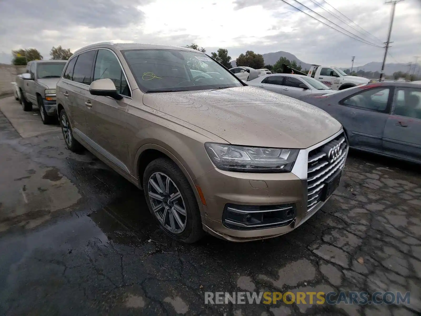 1 Photograph of a damaged car WA1VAAF71KD012113 AUDI Q7 2019