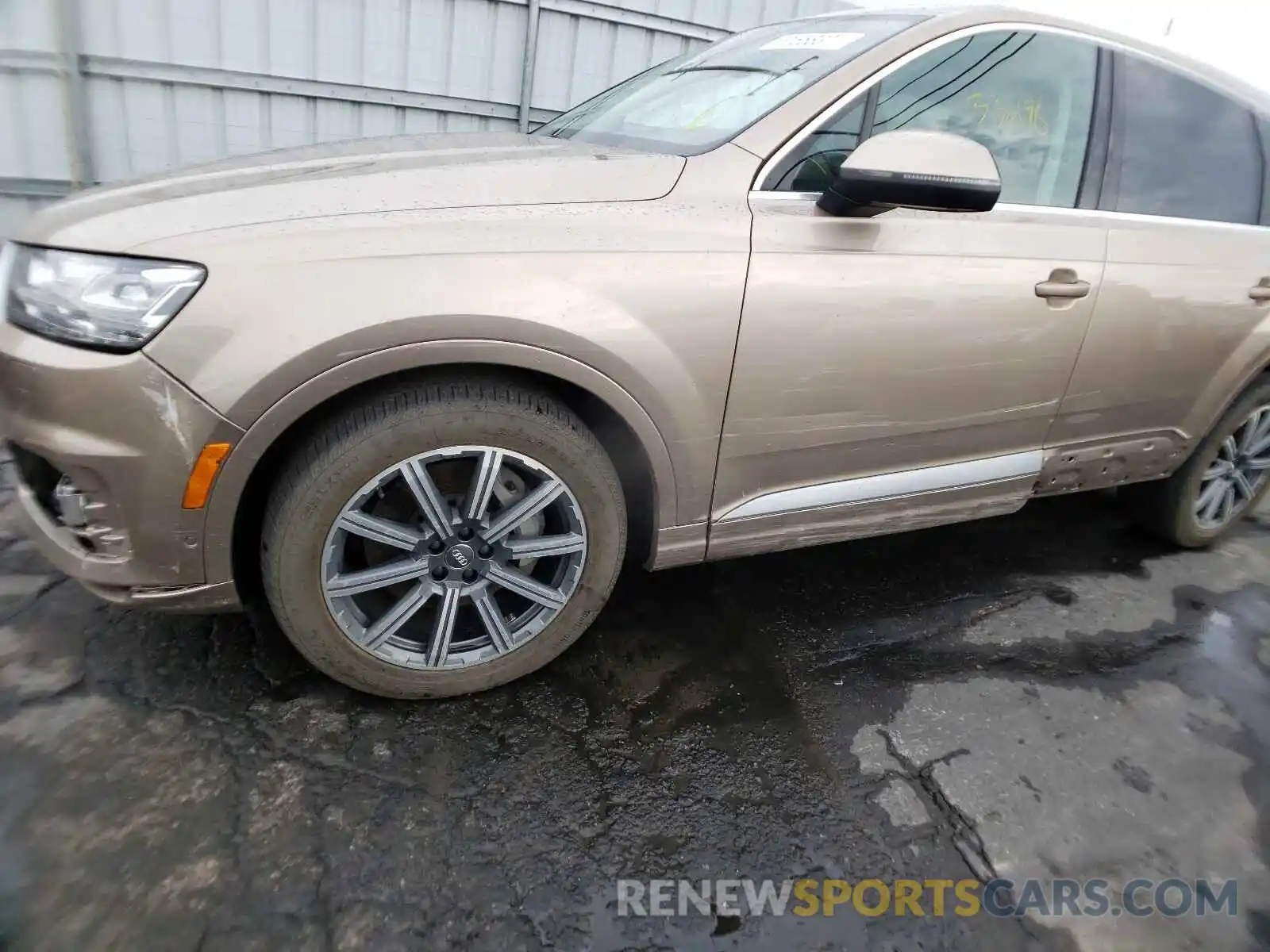 9 Photograph of a damaged car WA1VAAF71KD012113 AUDI Q7 2019