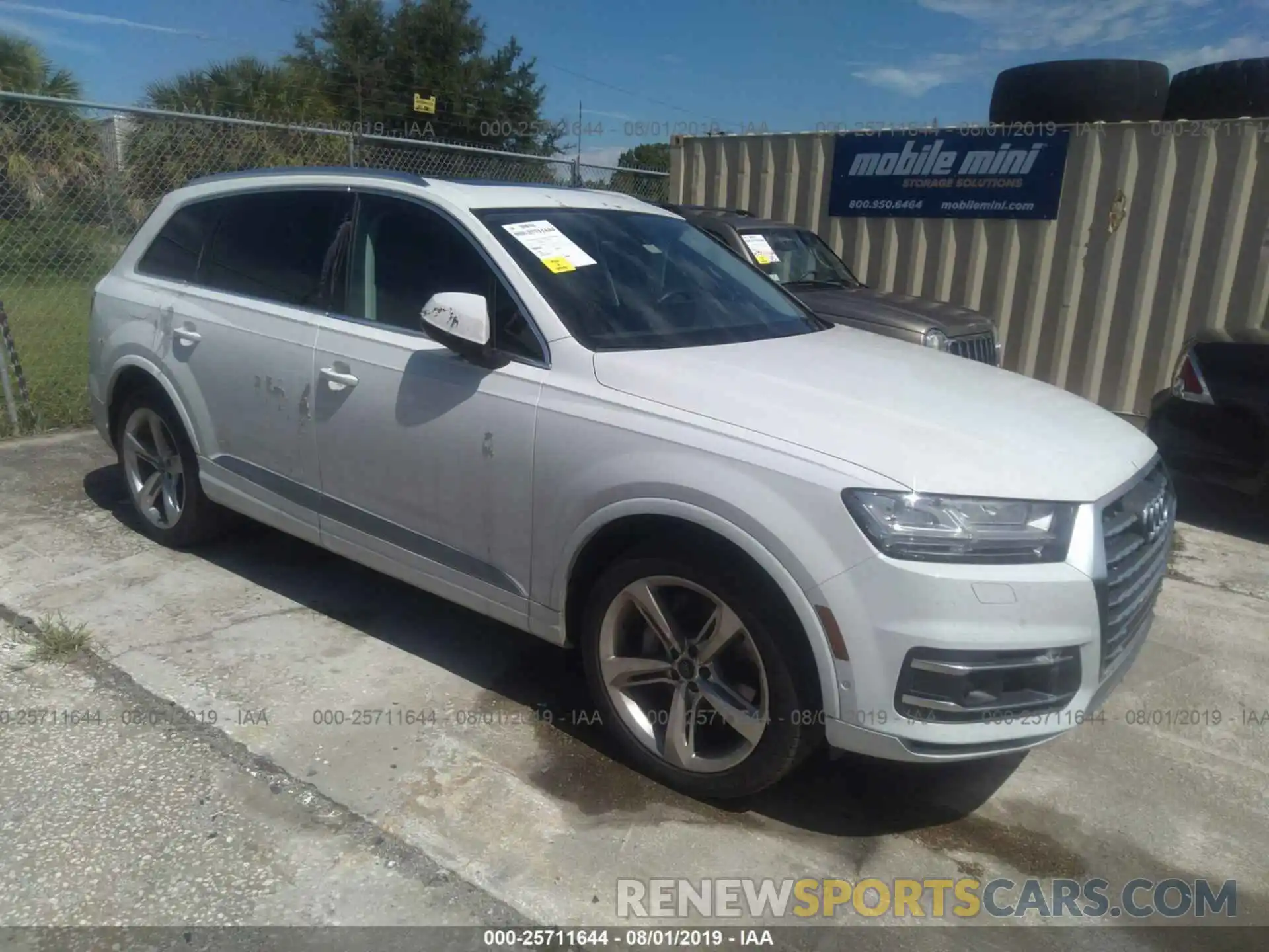 1 Photograph of a damaged car WA1VAAF71KD012502 AUDI Q7 2019