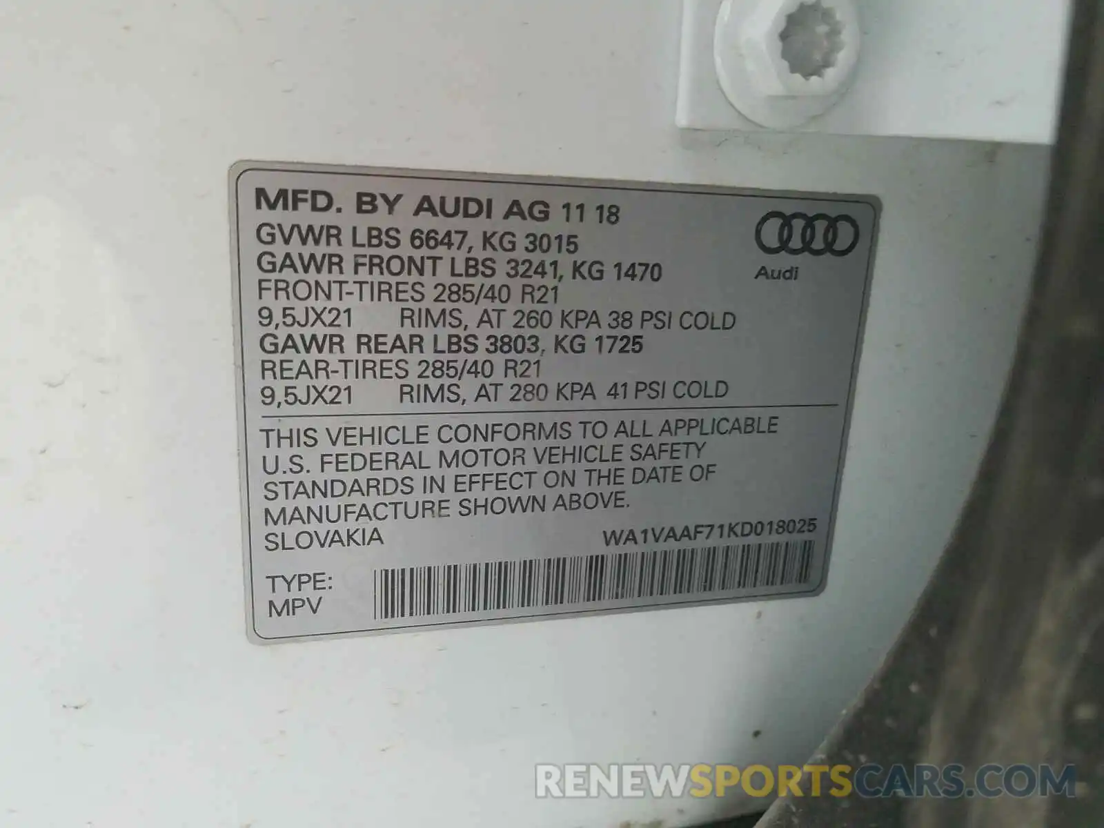 10 Photograph of a damaged car WA1VAAF71KD018025 AUDI Q7 2019