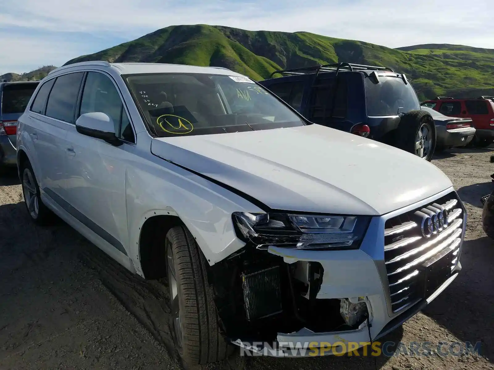 1 Photograph of a damaged car WA1VAAF71KD023712 AUDI Q7 2019