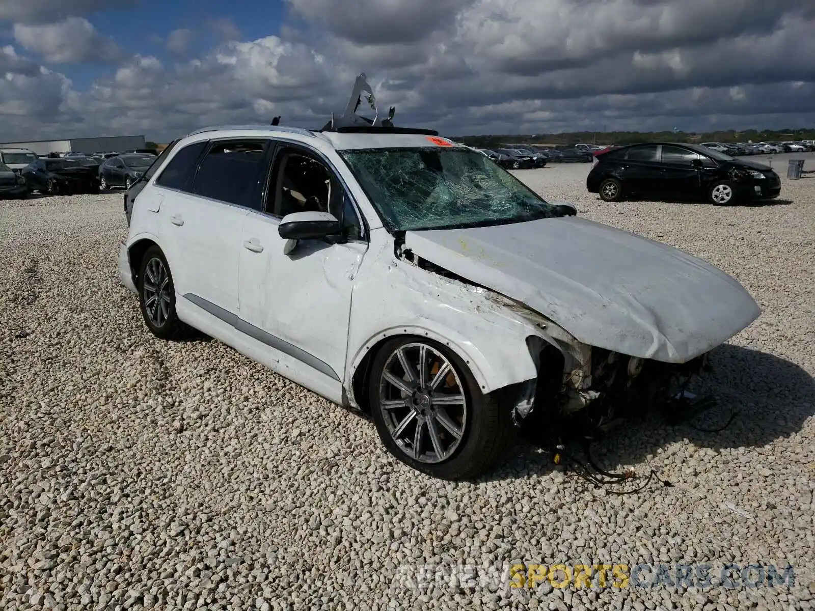 1 Photograph of a damaged car WA1VAAF71KD024228 AUDI Q7 2019