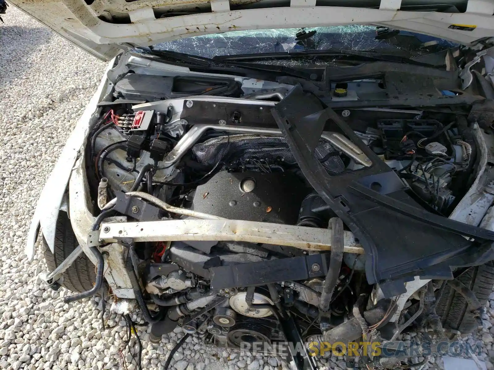 7 Photograph of a damaged car WA1VAAF71KD024228 AUDI Q7 2019