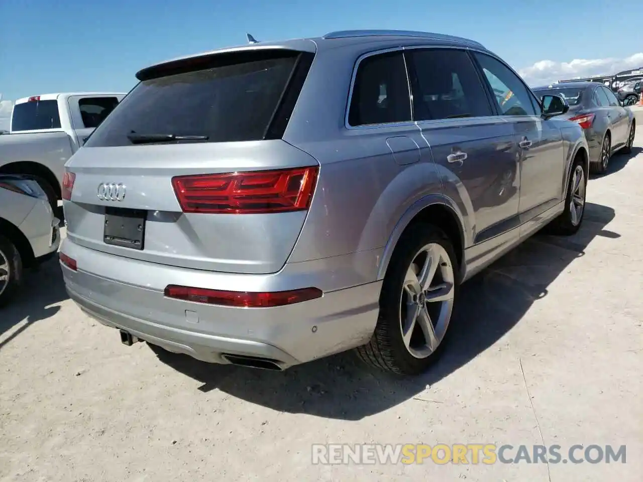 4 Photograph of a damaged car WA1VAAF72KD003842 AUDI Q7 2019