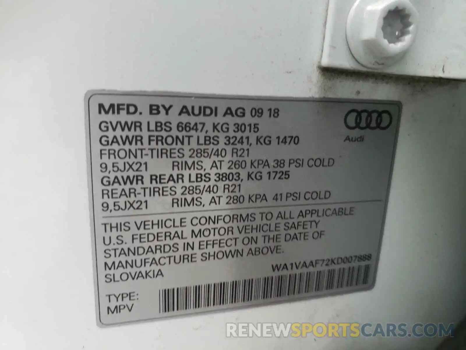 10 Photograph of a damaged car WA1VAAF72KD007888 AUDI Q7 2019