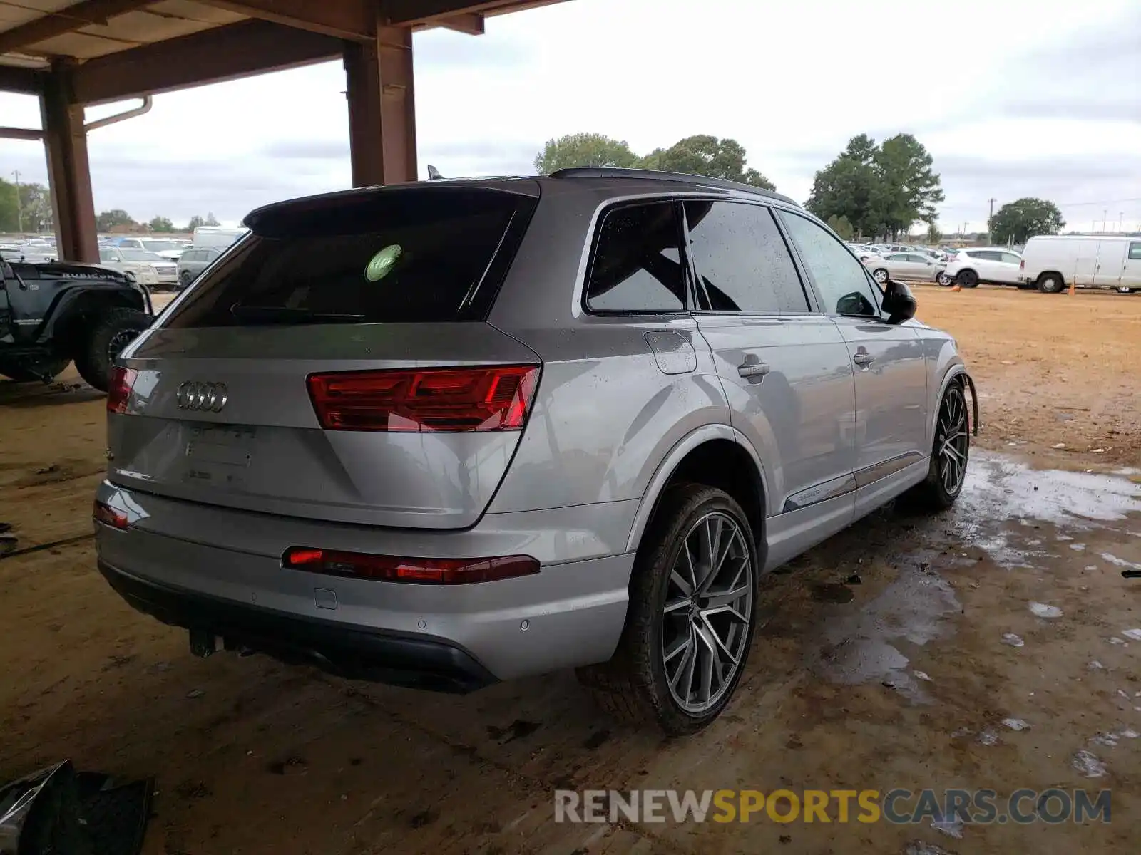 4 Photograph of a damaged car WA1VAAF72KD009186 AUDI Q7 2019