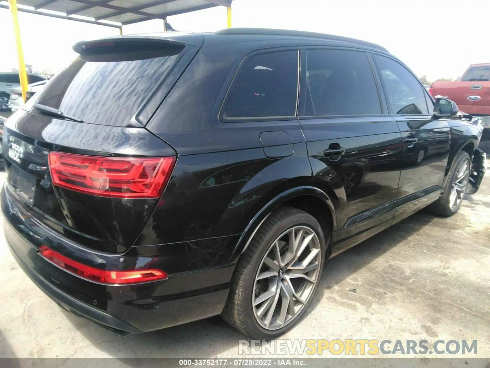 4 Photograph of a damaged car WA1VAAF72KD011343 AUDI Q7 2019