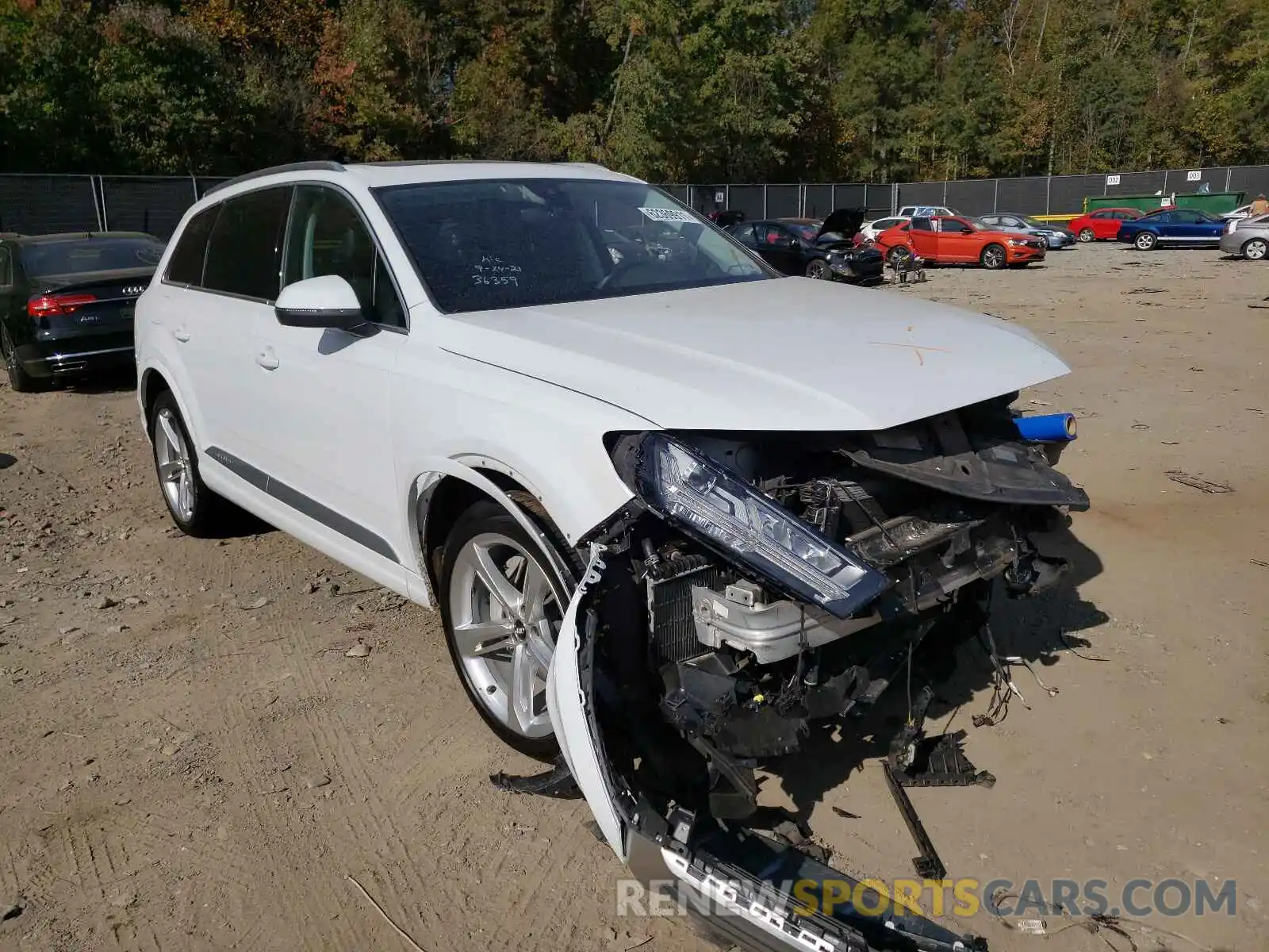 1 Photograph of a damaged car WA1VAAF72KD017885 AUDI Q7 2019