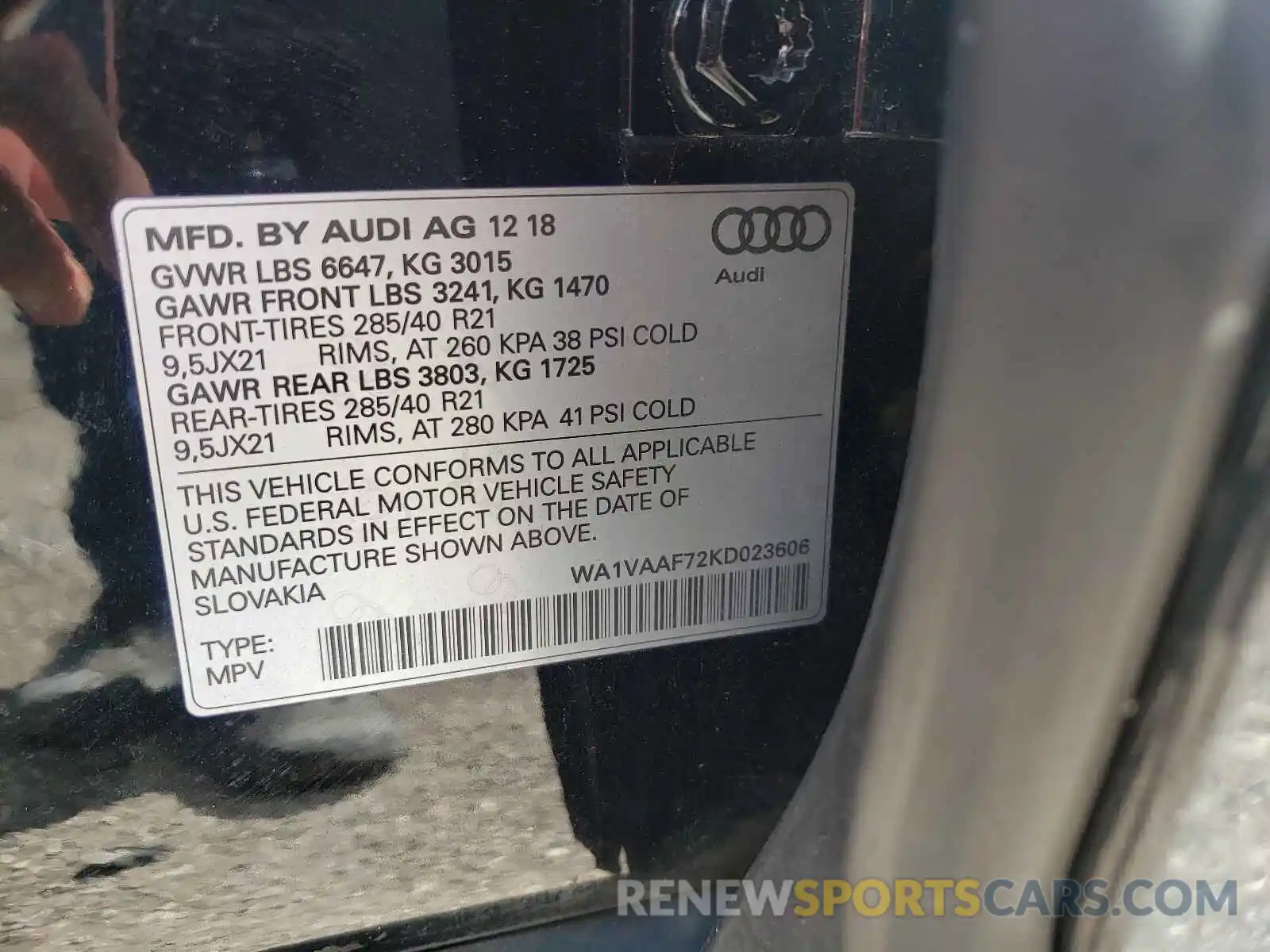 10 Photograph of a damaged car WA1VAAF72KD023606 AUDI Q7 2019