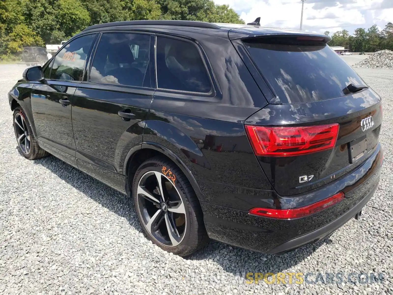 3 Photograph of a damaged car WA1VAAF72KD030510 AUDI Q7 2019