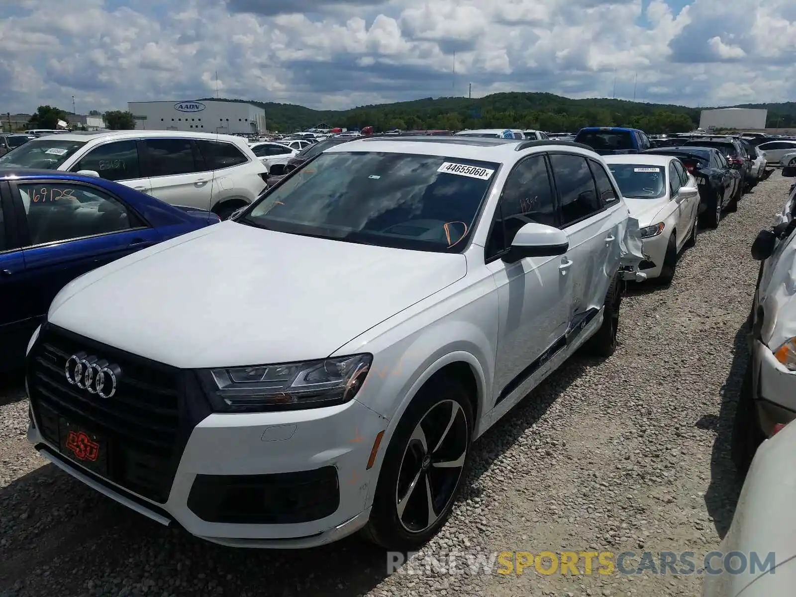 2 Photograph of a damaged car WA1VAAF72KD039627 AUDI Q7 2019