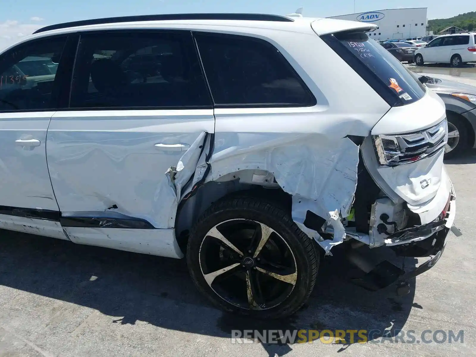 9 Photograph of a damaged car WA1VAAF72KD039627 AUDI Q7 2019