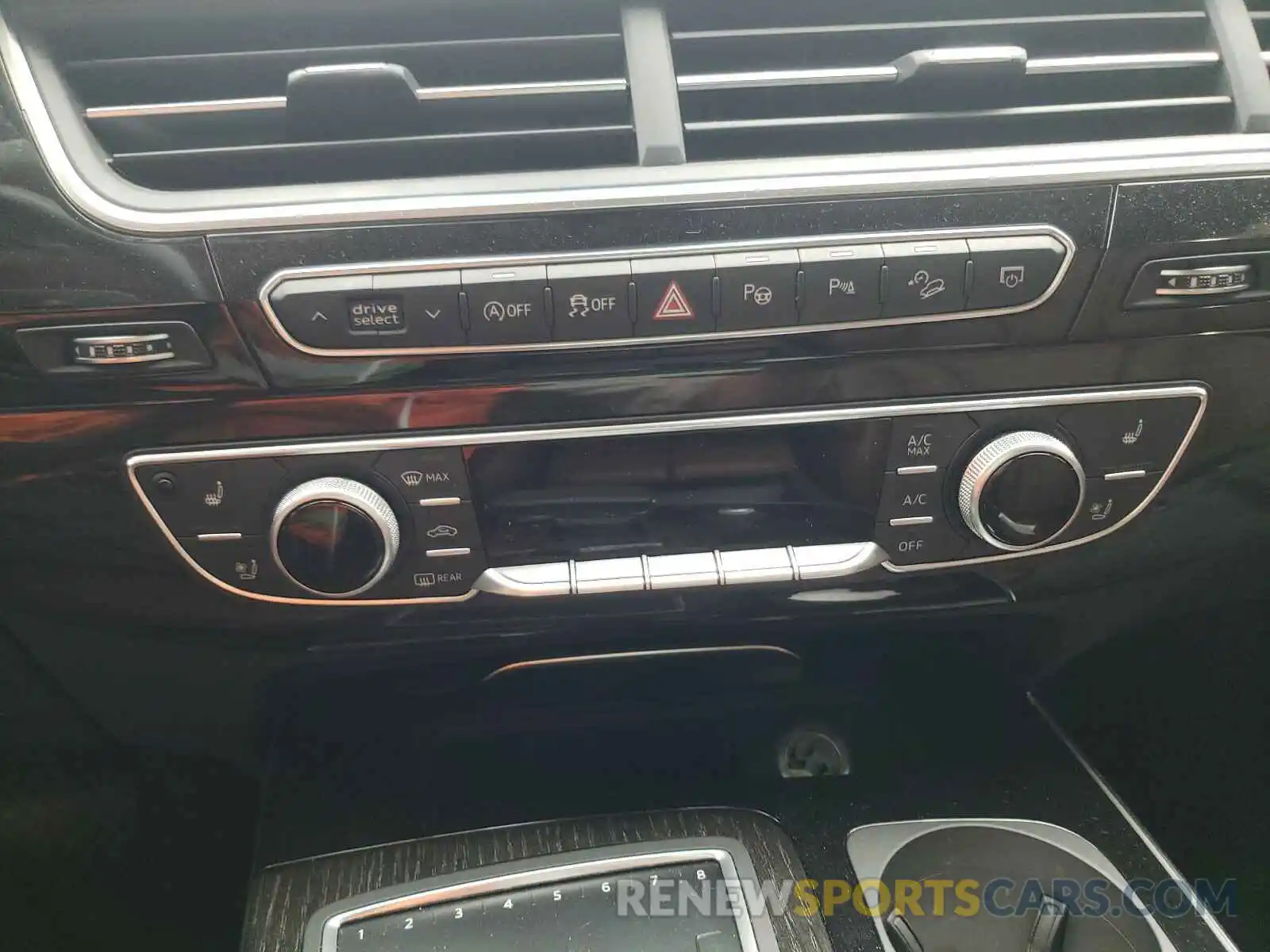 9 Фотография поврежденного автомобиля WA1VAAF73KD003929 AUDI Q7 2019