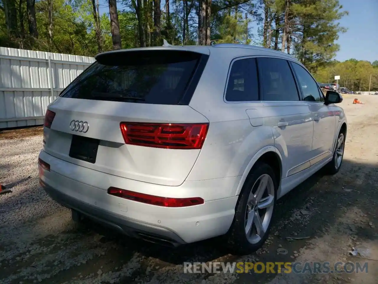 4 Photograph of a damaged car WA1VAAF73KD014011 AUDI Q7 2019