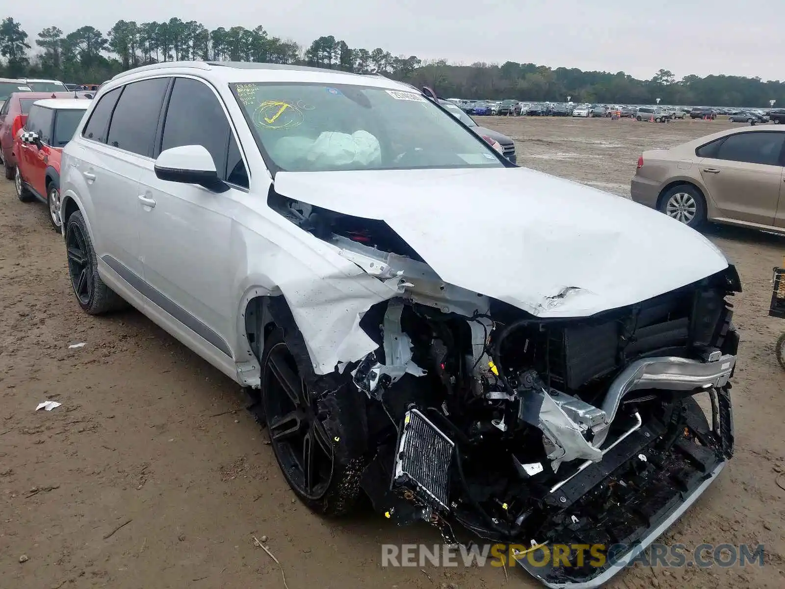 1 Photograph of a damaged car WA1VAAF73KD028989 AUDI Q7 2019