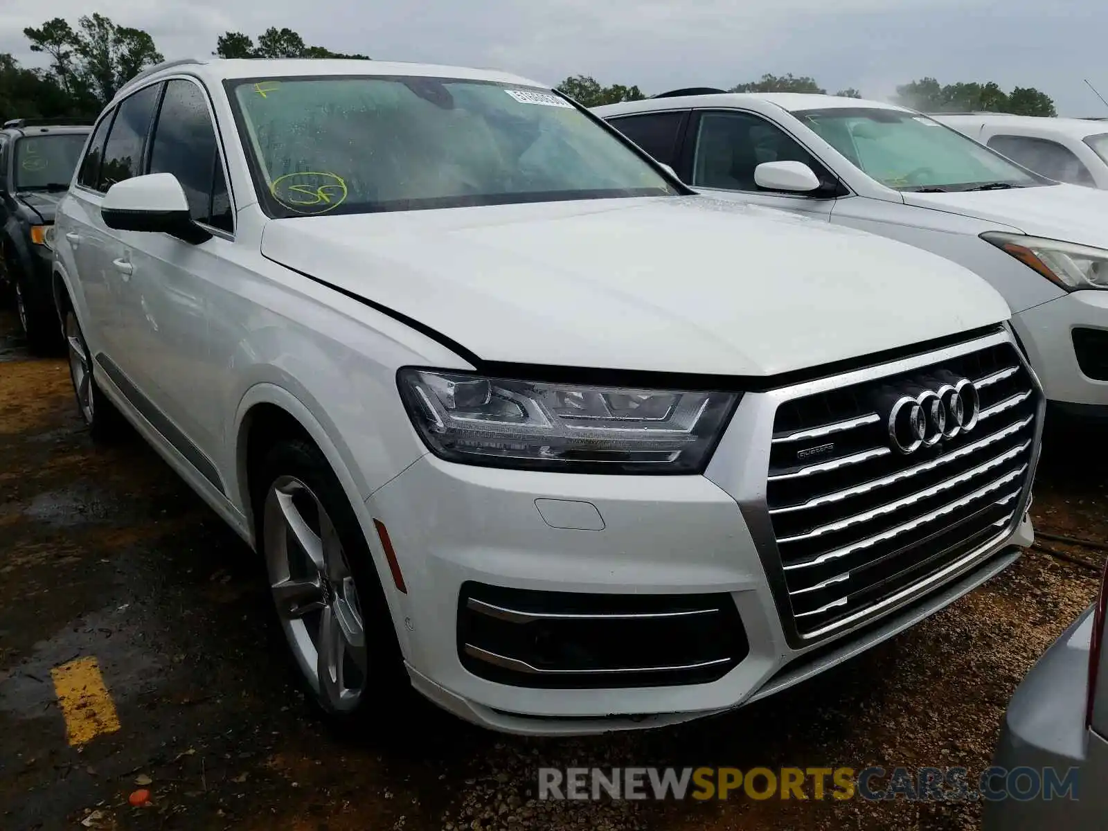 1 Photograph of a damaged car WA1VAAF74KD010128 AUDI Q7 2019