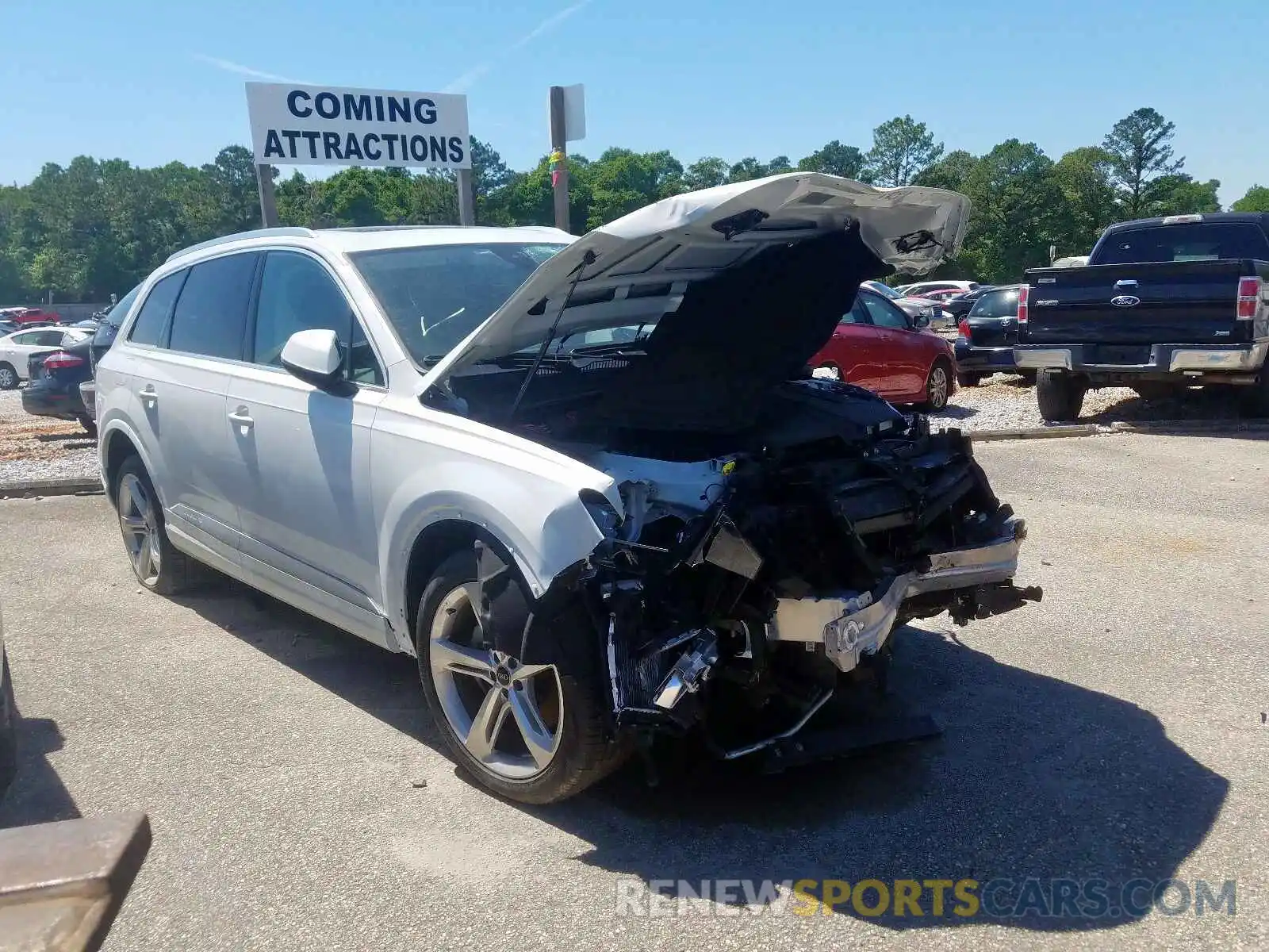 1 Photograph of a damaged car WA1VAAF74KD013689 AUDI Q7 2019